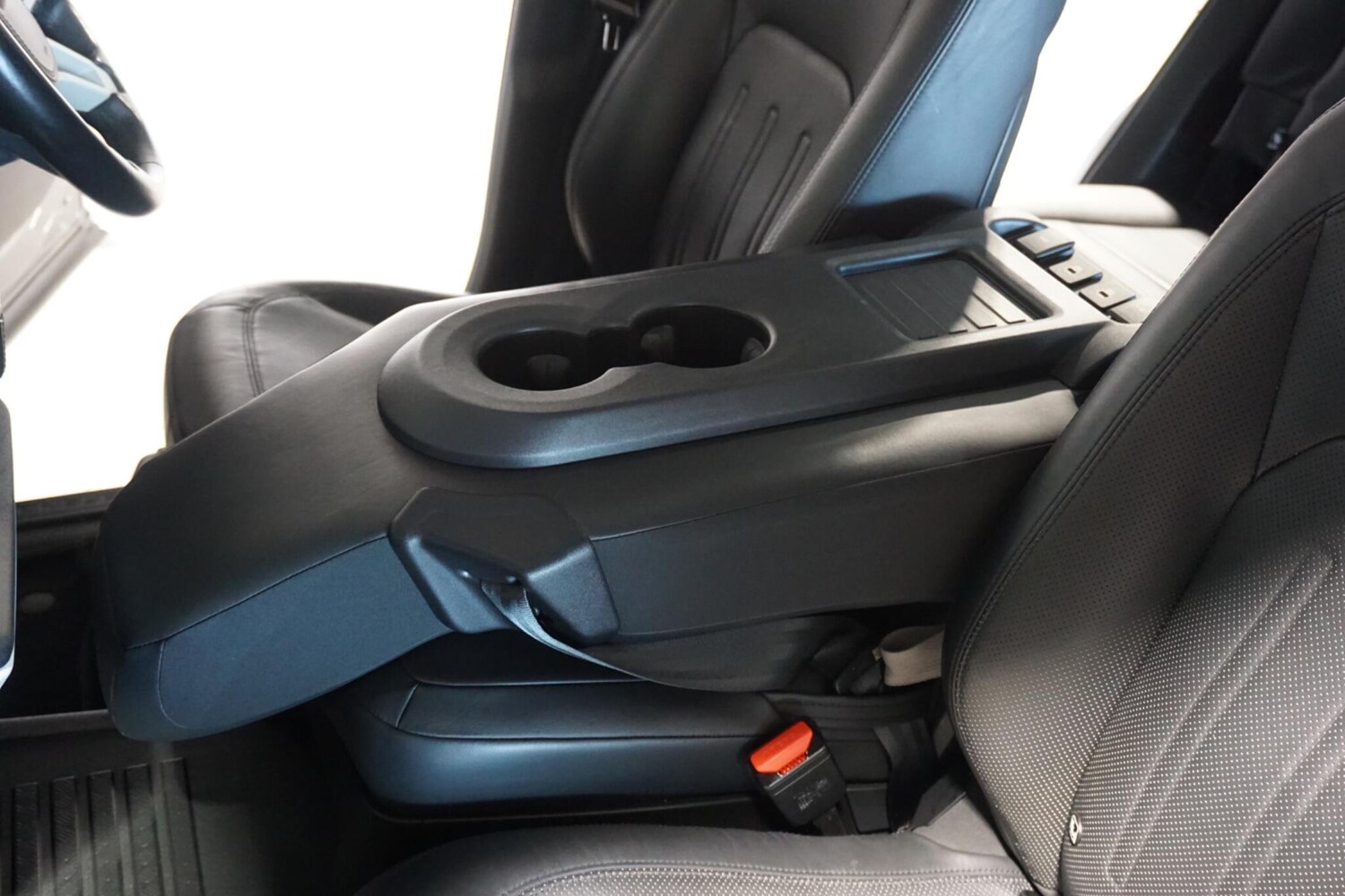 Used Land Rover Defender 110 for sale - 77738344: Photo 61