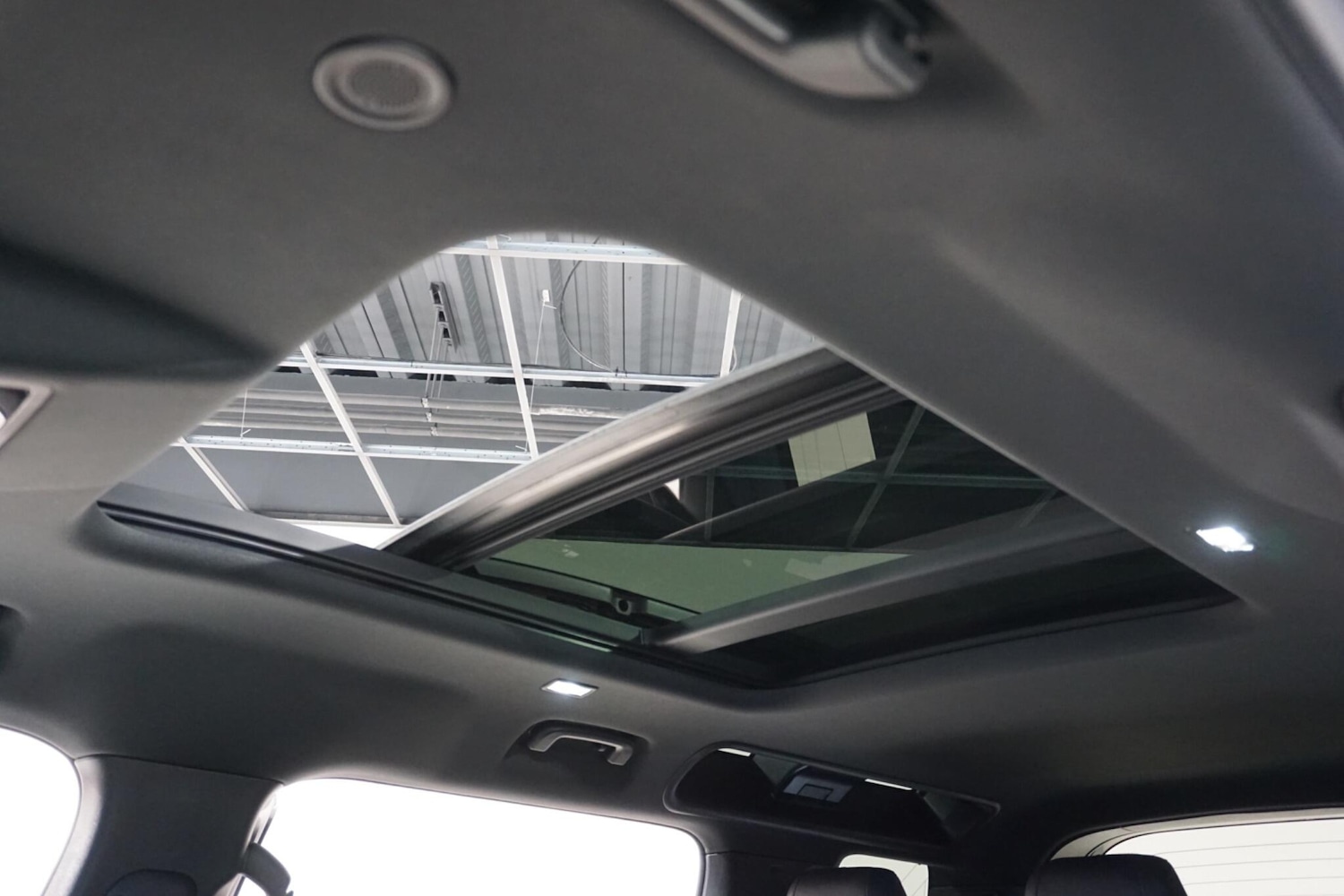 Used Land Rover Defender 110 2022 for sale - 76965485: Photo 12