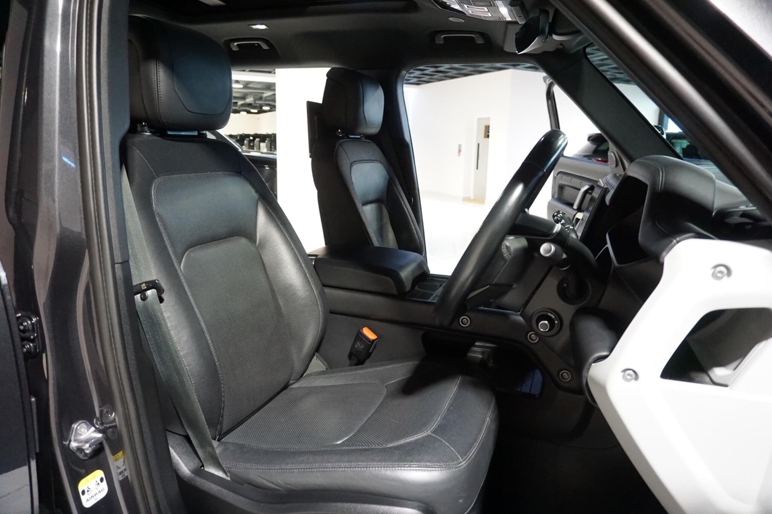 Used Land Rover Defender 110 2022 for sale - 76965485: Photo 13