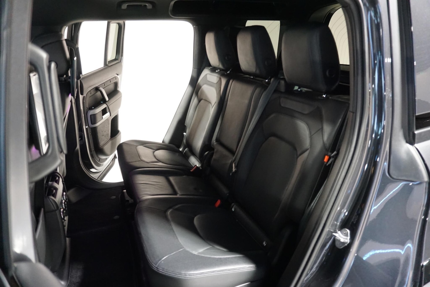 Used Land Rover Defender 110 2022 for sale - 76965485: Photo 15