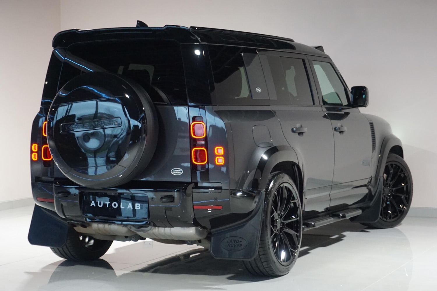 Used Land Rover Defender 110 2022 for sale - 76965485: Photo 25