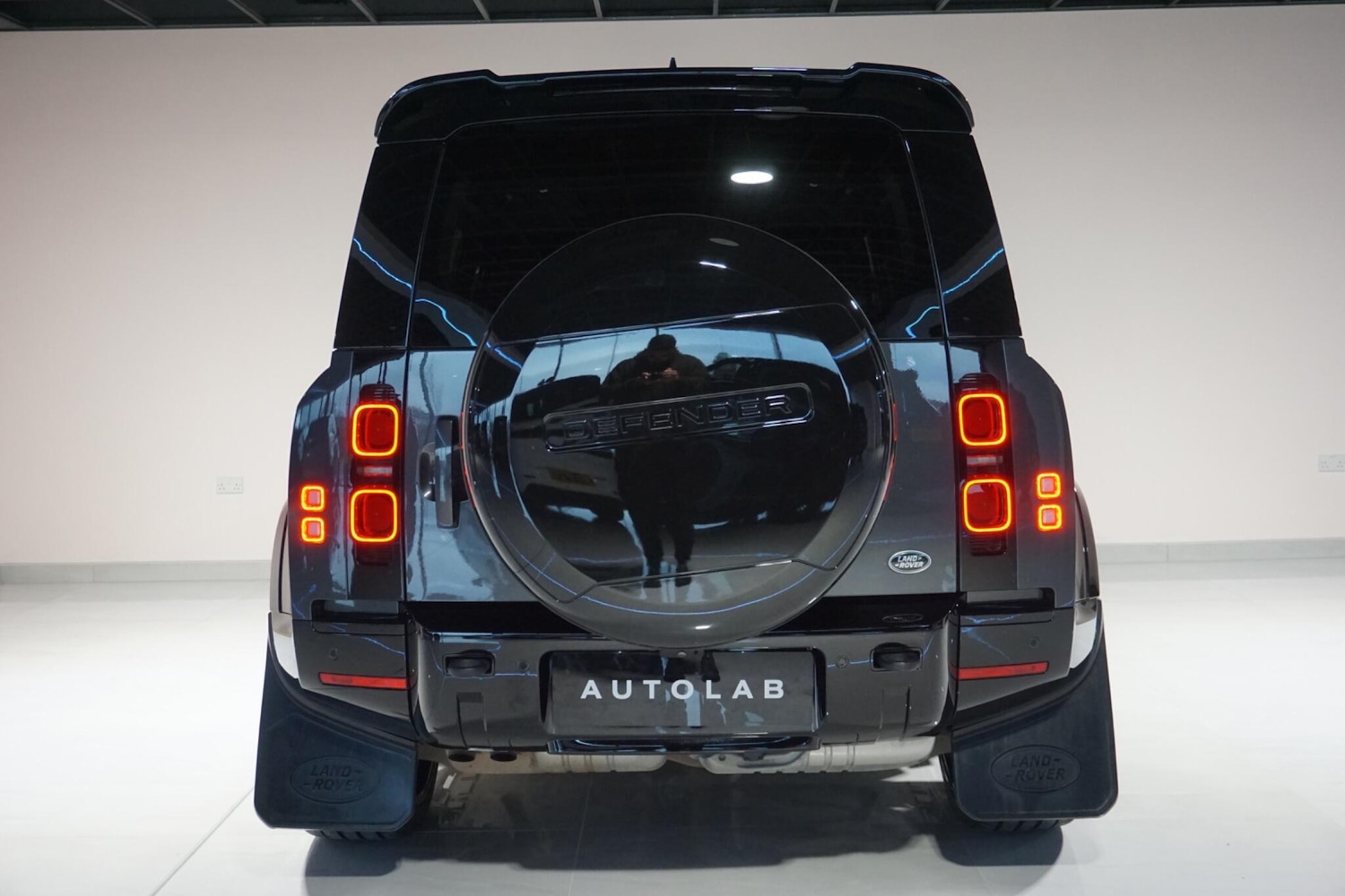 Used Land Rover Defender 110 2022 for sale - 76965485: Photo 30