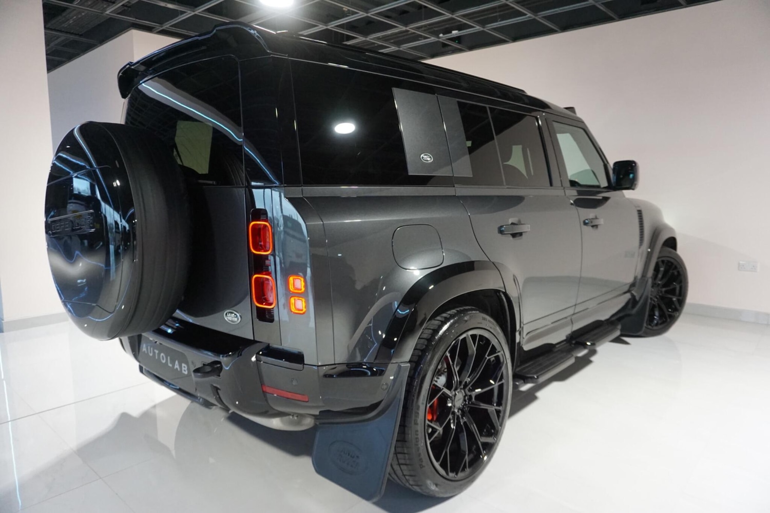 Used Land Rover Defender 110 2022 for sale - 76965485: Photo 31