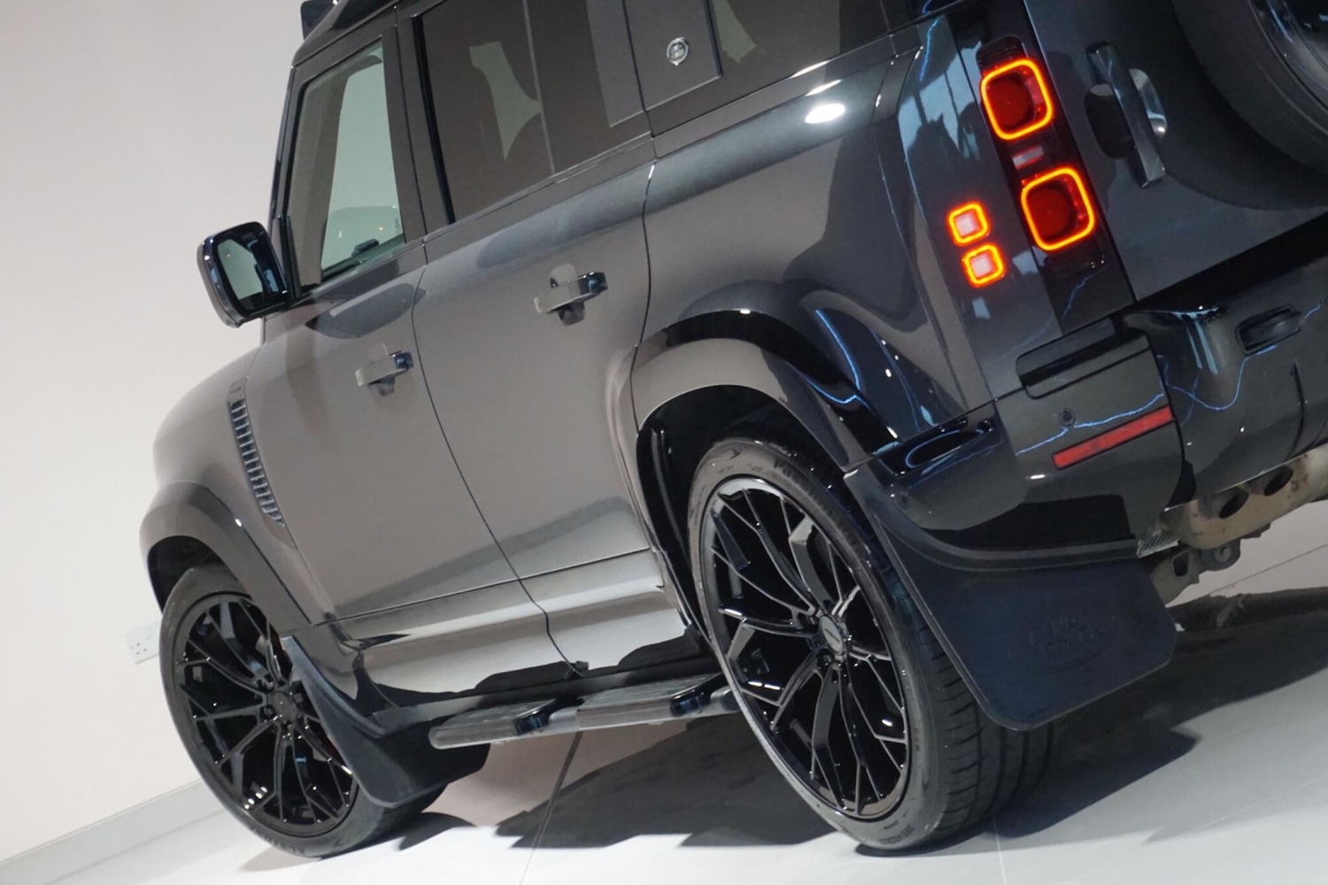 Used Land Rover Defender 110 2022 for sale - 76965485: Photo 46