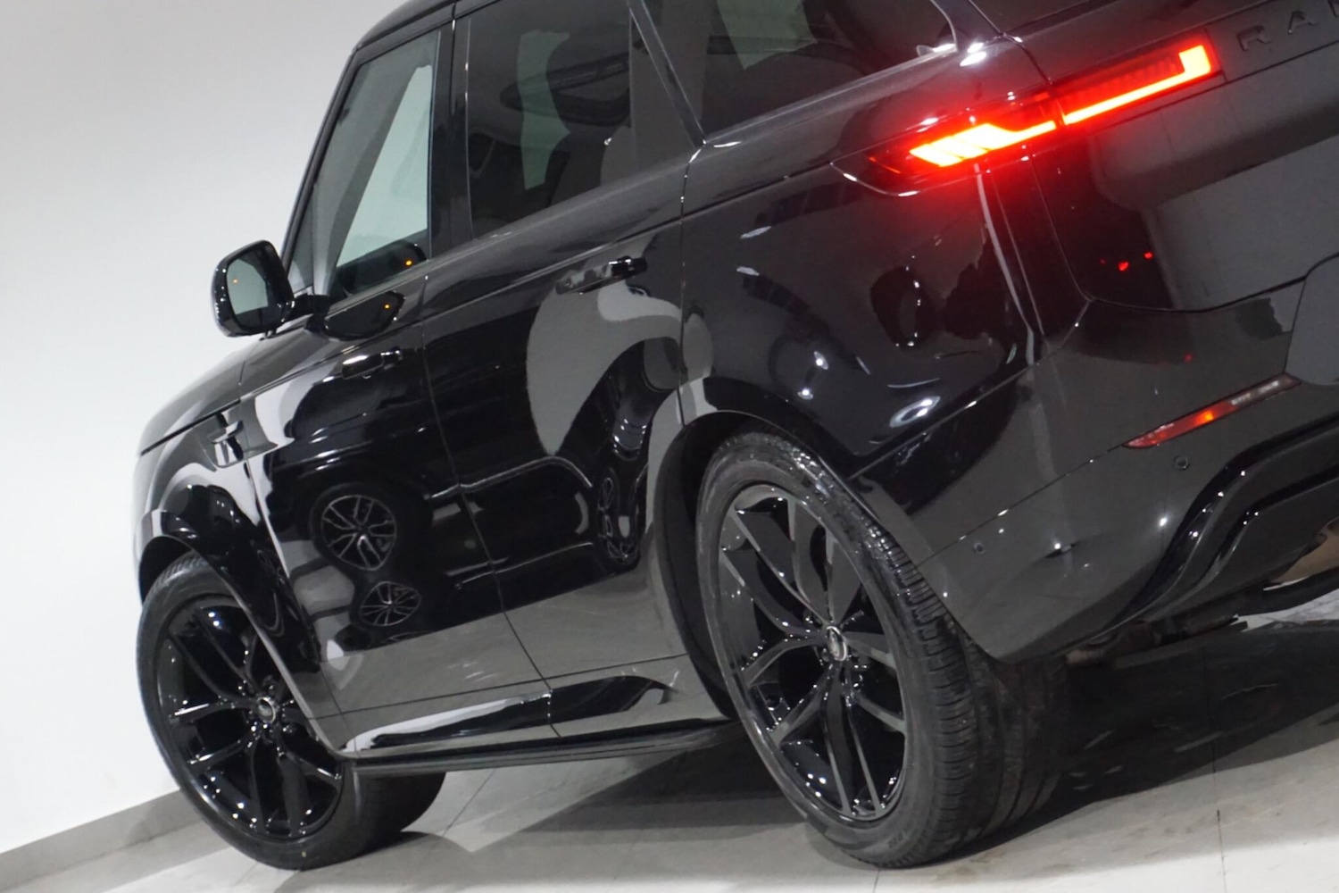 Used Land Rover Range Rover Sport 2024 for sale - 76152443: Photo 40