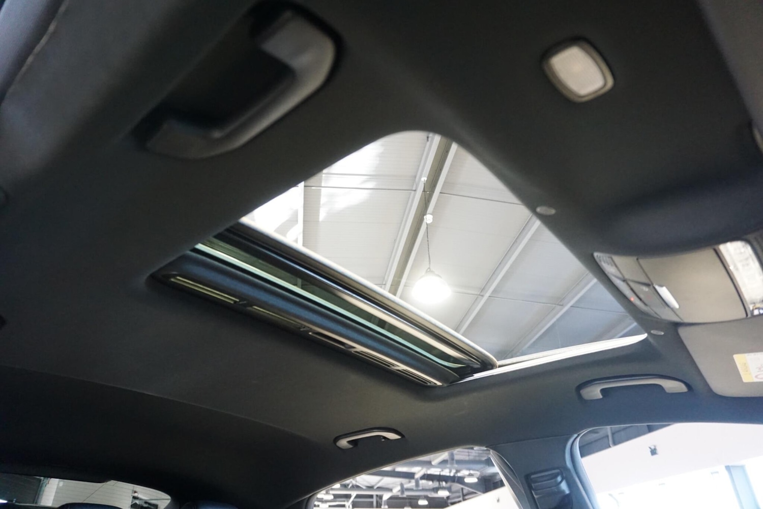 Used Mercedes-Benz GLC 2023 for sale - 77940402: Photo 12