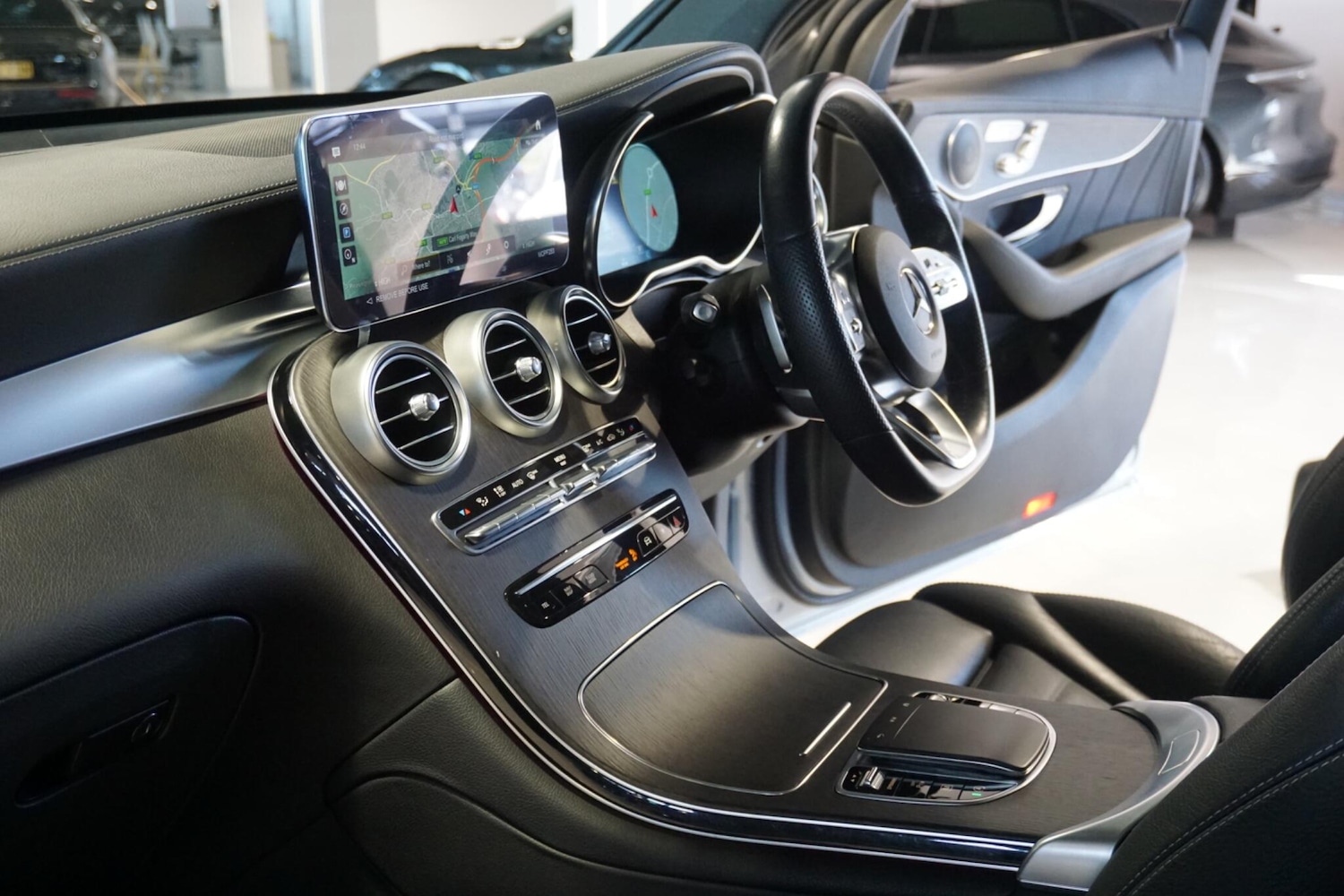 Used Mercedes-Benz GLC 2023 for sale - 77940402: Photo 54