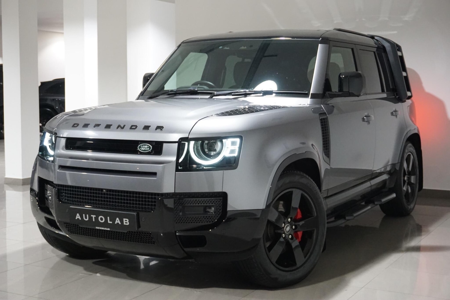 Used Land Rover Defender 2024 for sale - 76989411: Photo 22