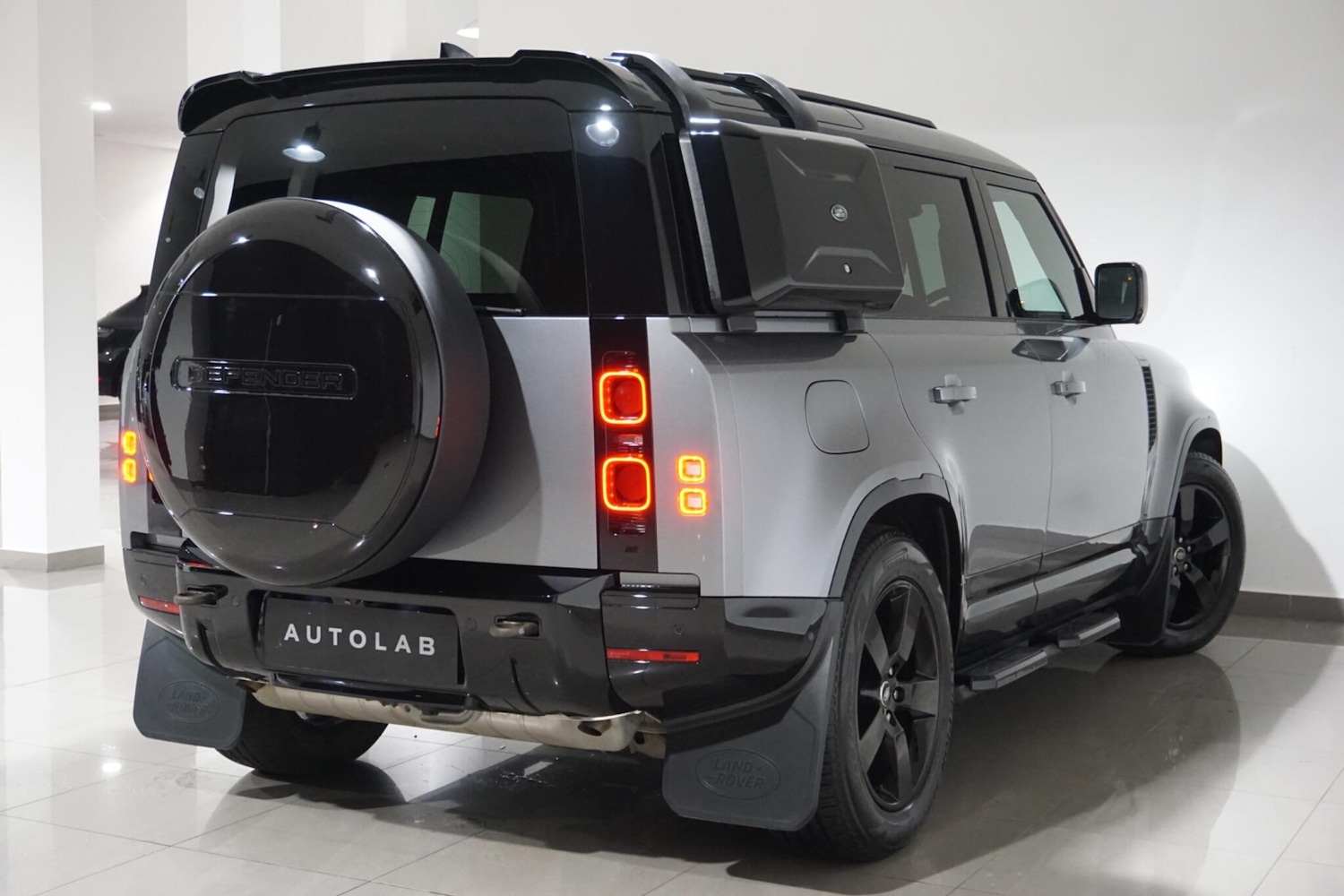 Used Land Rover Defender 2024 for sale - 76989411: Photo 23