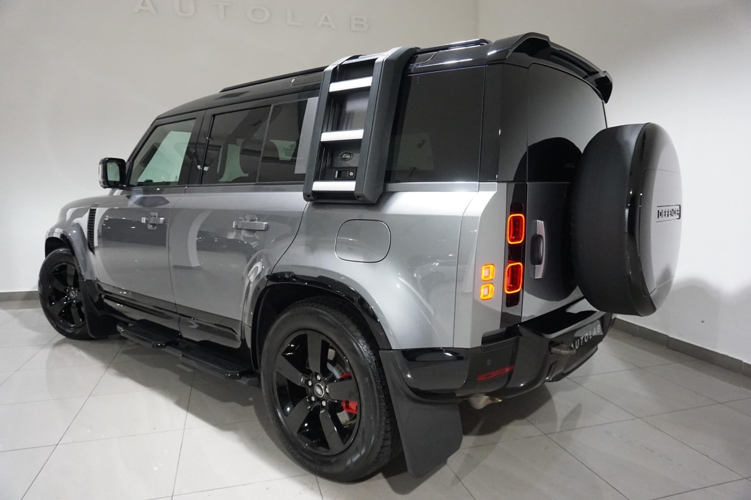 Used Land Rover Defender 2024 for sale - 76989411: Photo 27