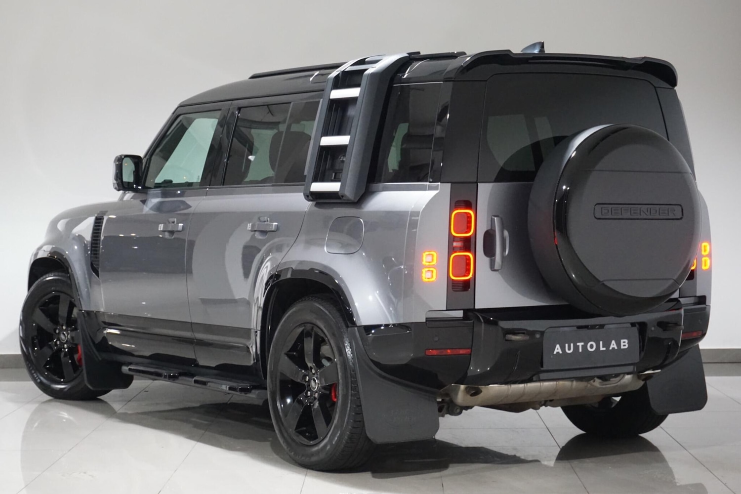 Used Land Rover Defender 2024 for sale - 76989411: Photo 6