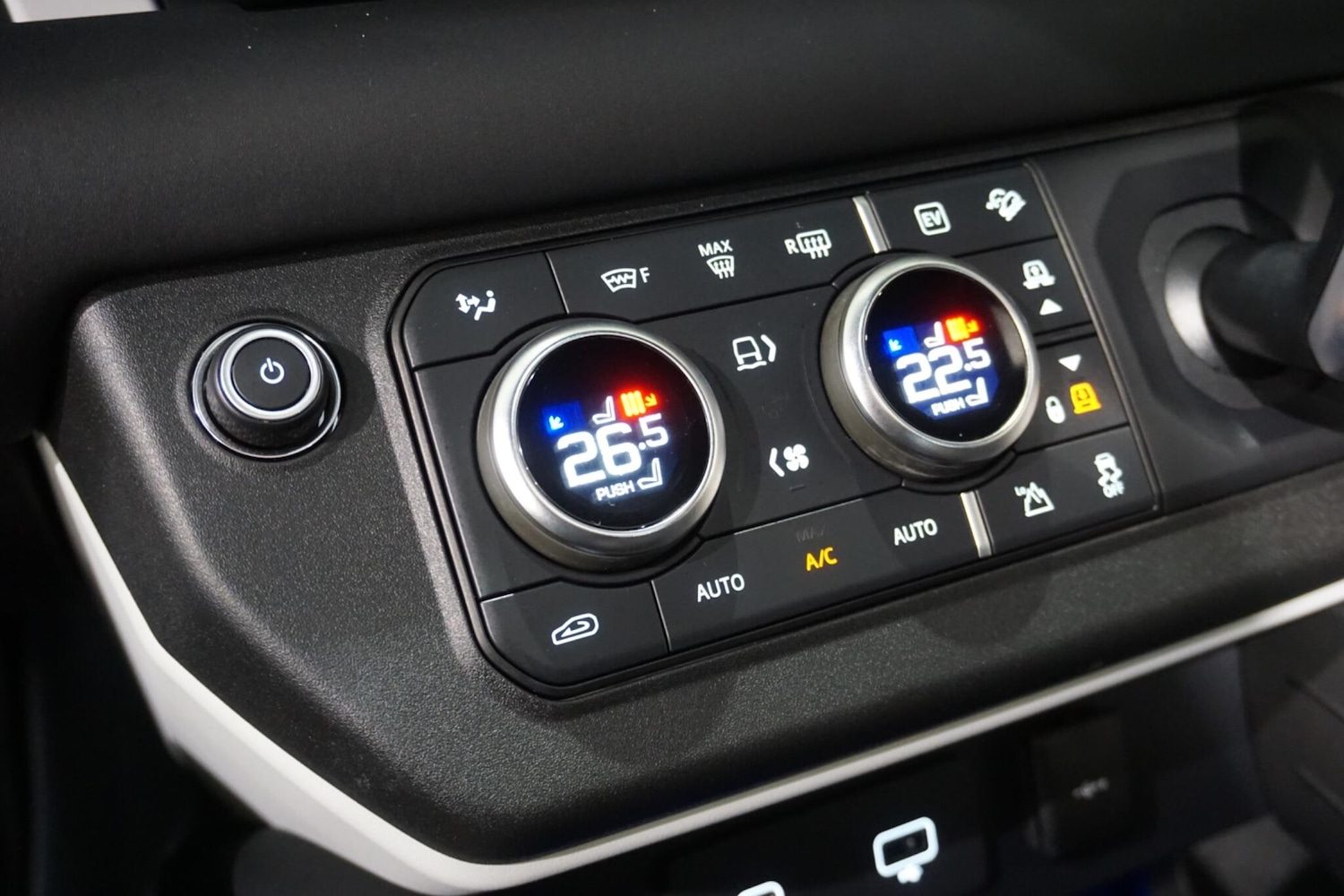 Used Land Rover Defender 2024 for sale - 76989411: Photo 65