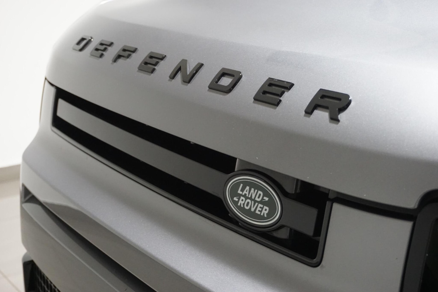 Used Land Rover Defender 2024 for sale - 76989411: Photo 77