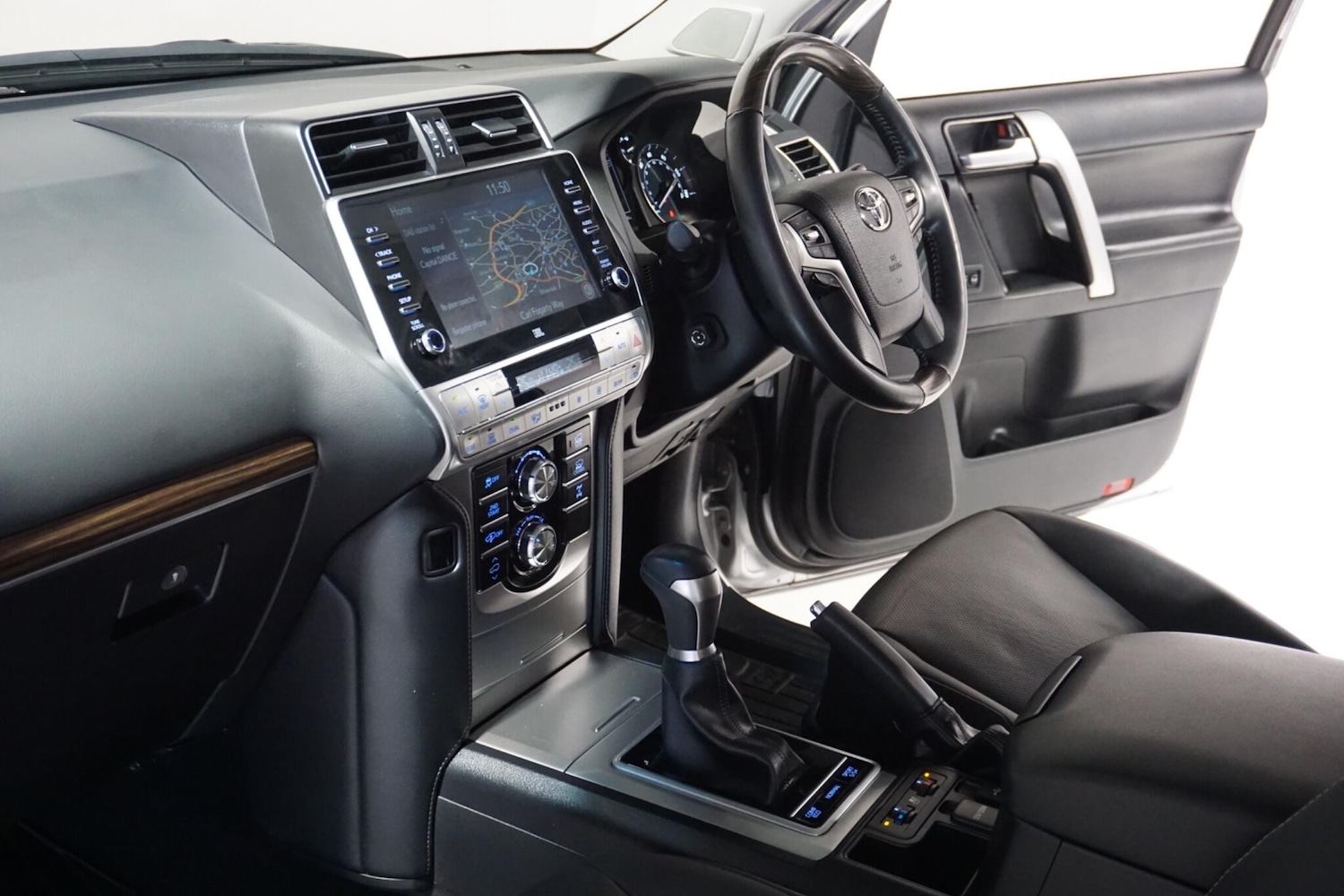 Used Toyota Land Cruiser 2023 for sale - 77049696: Photo 58