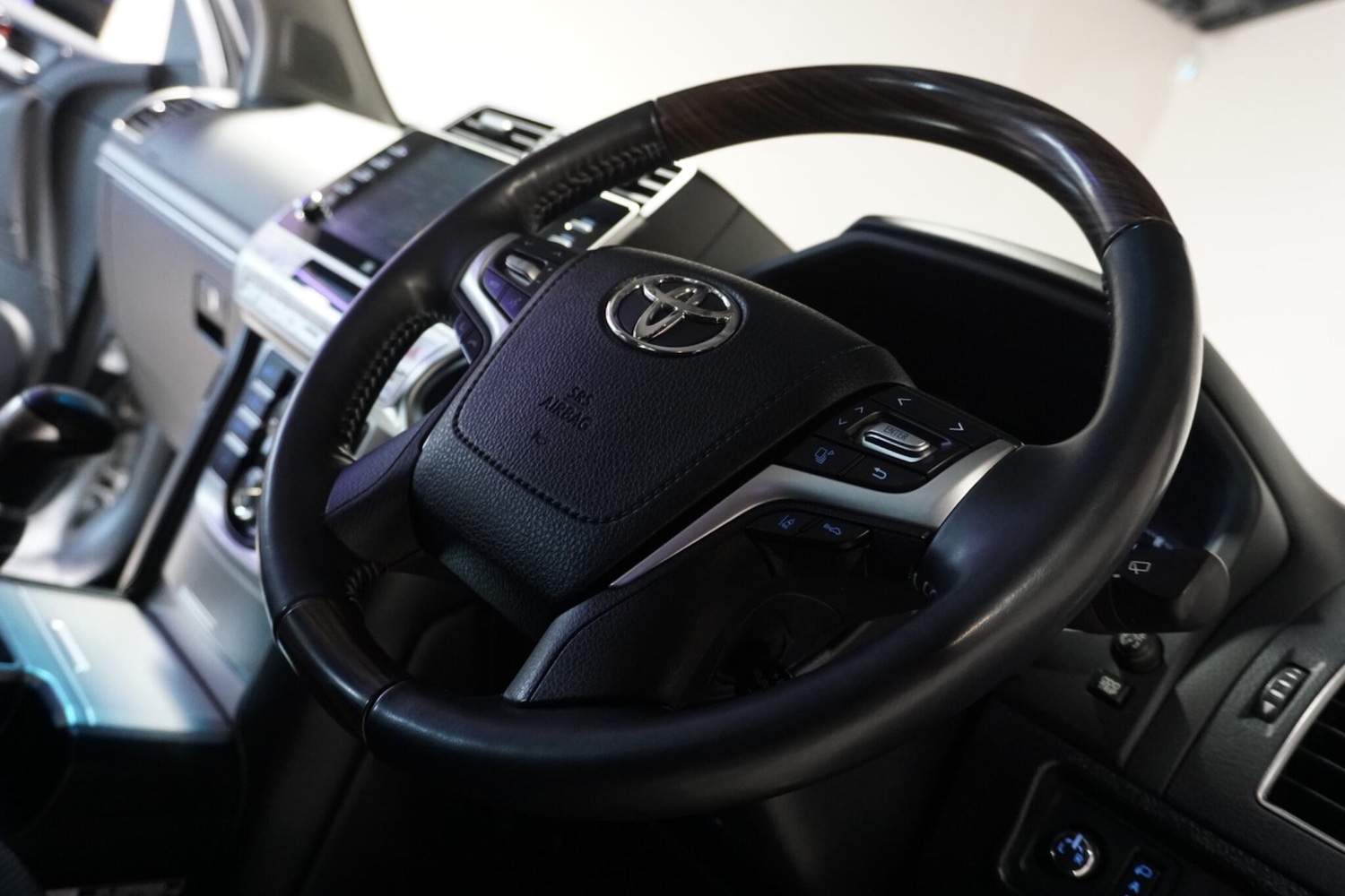 Used Toyota Land Cruiser 2023 for sale - 77049696: Photo 59