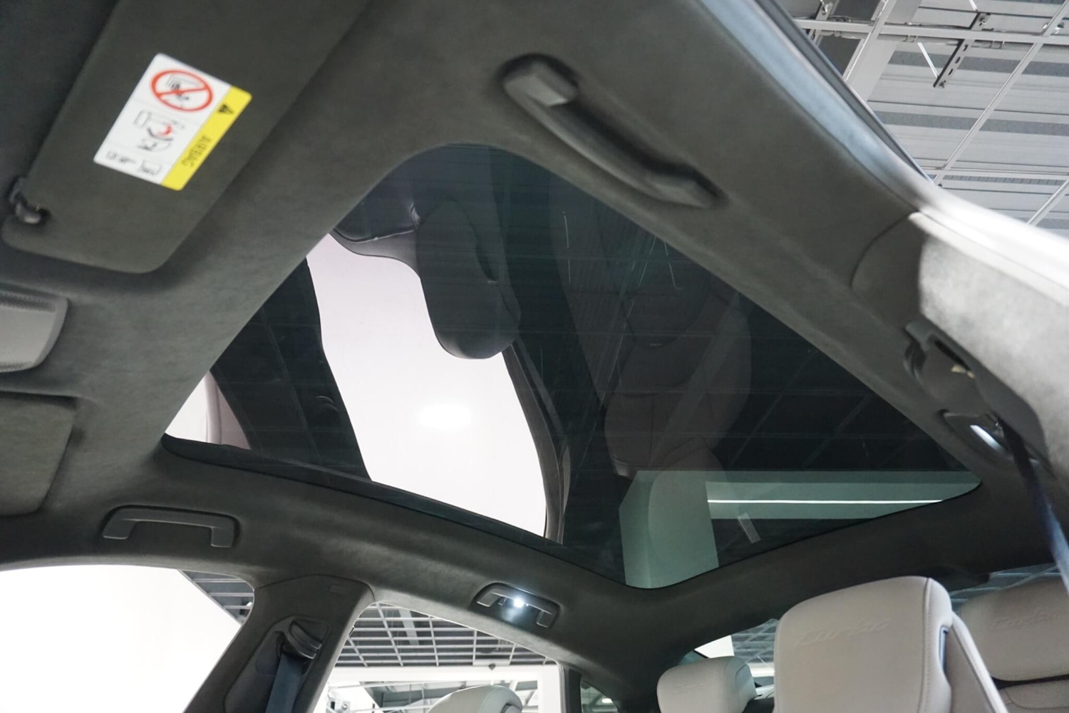 Used Porsche Taycan 2020 for sale - 77559505: Photo 11