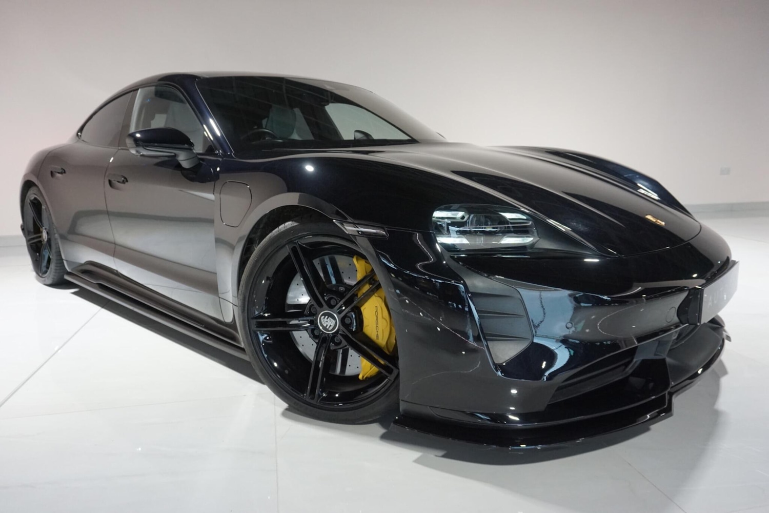 Used Porsche Taycan 2020 for sale - 77559505: Photo 24