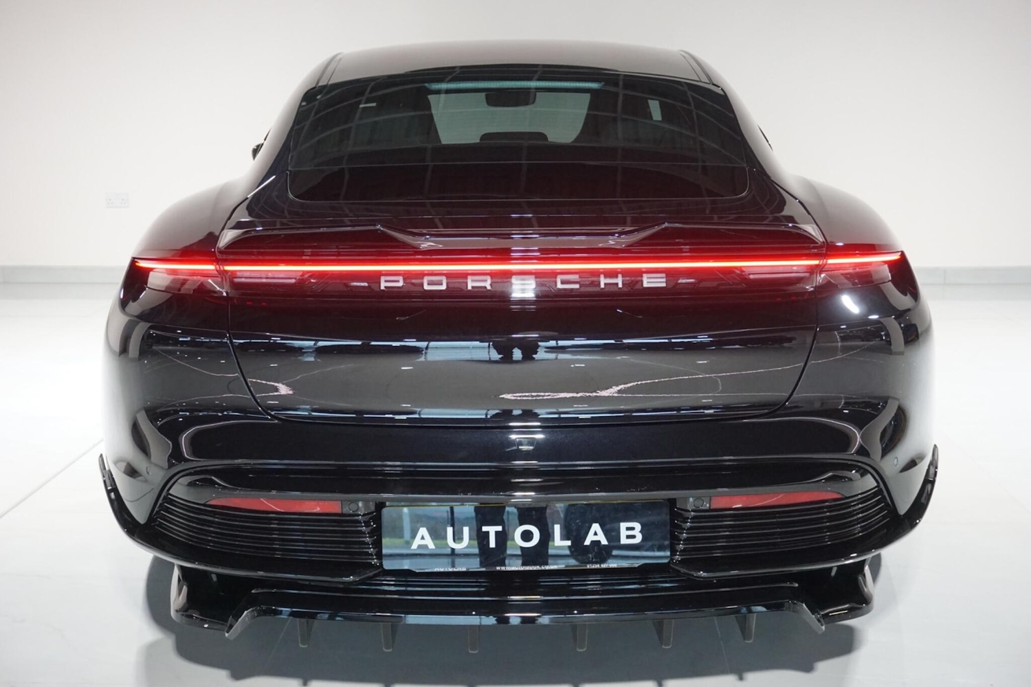 Used Porsche Taycan 2020 for sale - 77559505: Photo 28