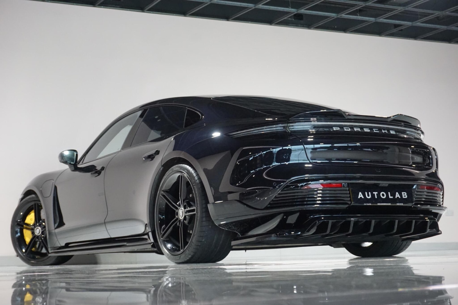 Used Porsche Taycan 2020 for sale - 77559505: Photo 31