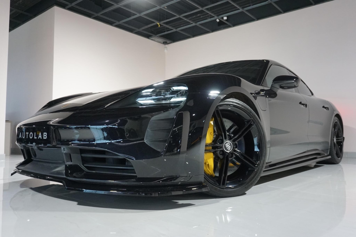 Used Porsche Taycan 2020 for sale - 77559505: Photo 32