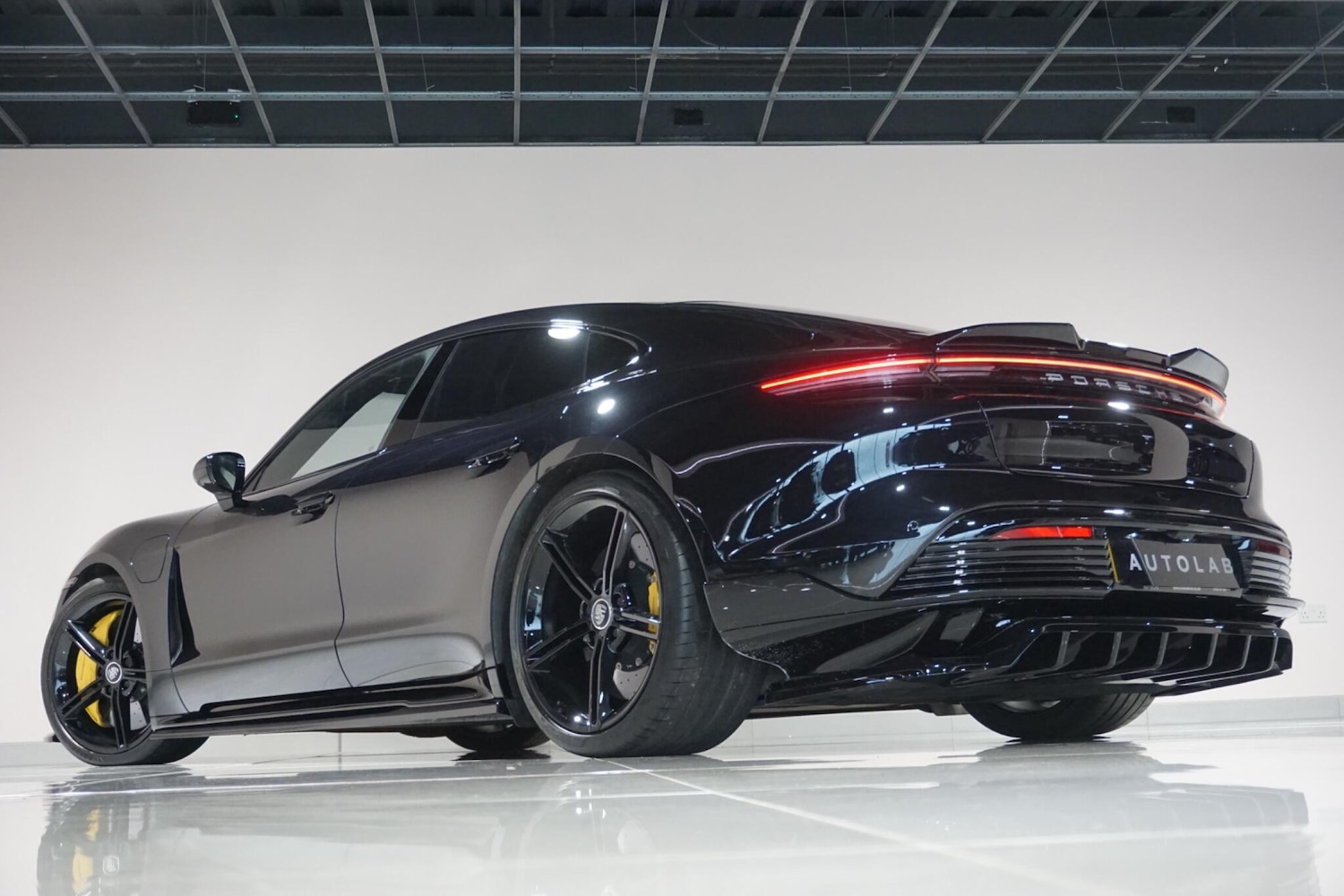 Used Porsche Taycan 2020 for sale - 77559505: Photo 36