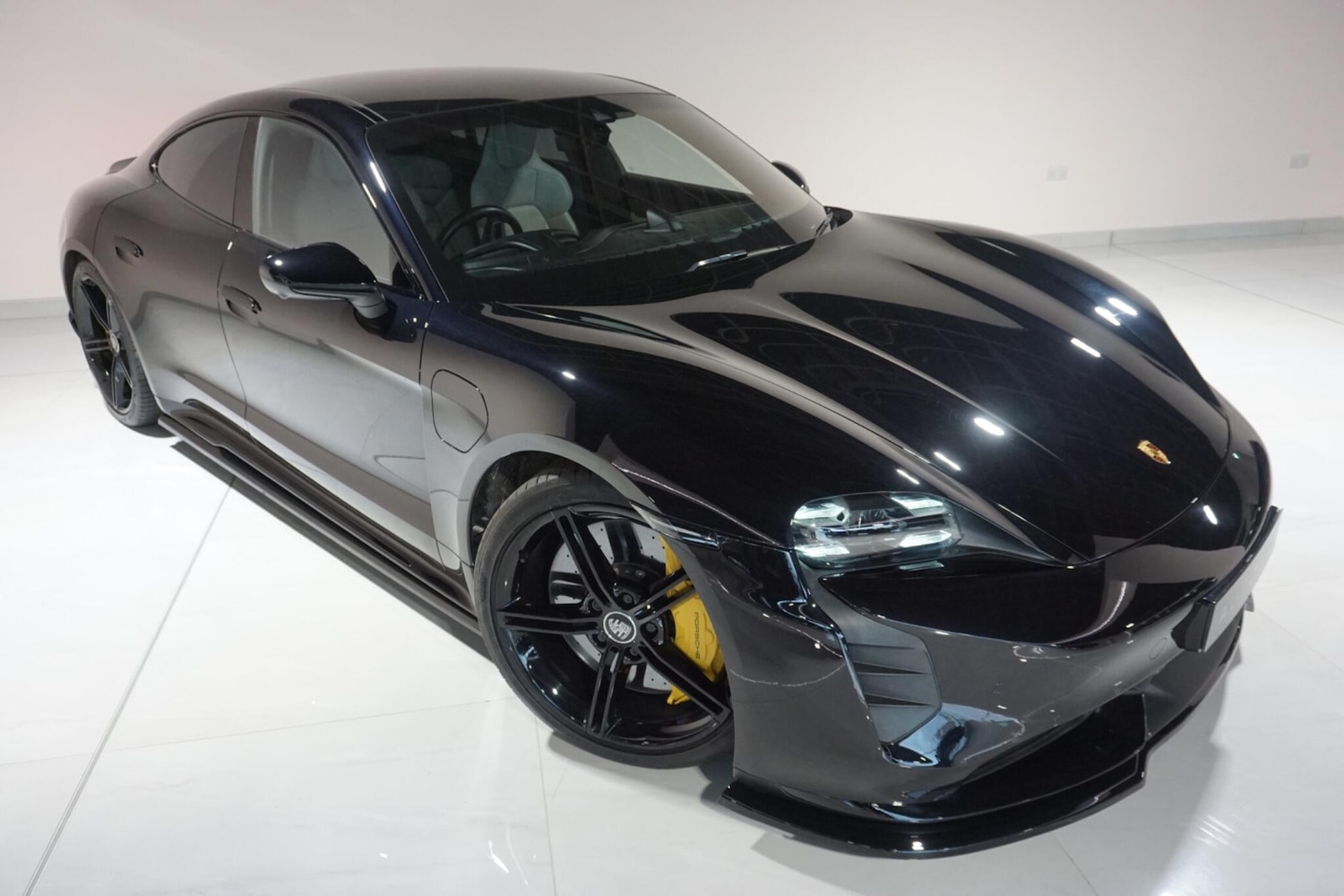 Used Porsche Taycan 2020 for sale - 77559505: Photo 37