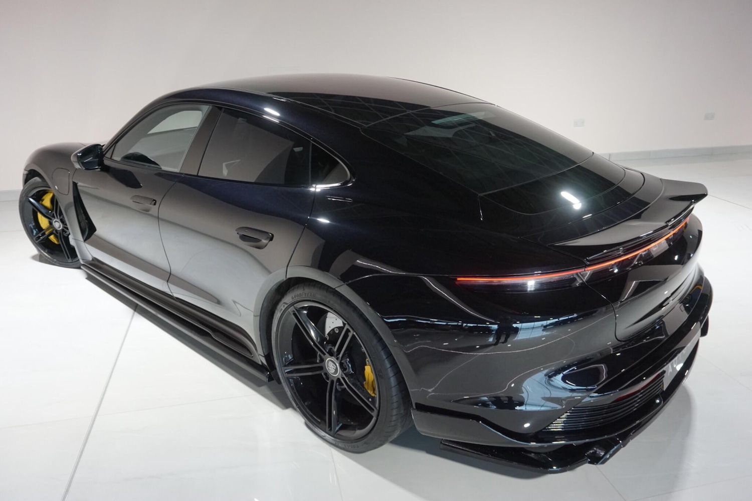 Used Porsche Taycan 2020 for sale - 77559505: Photo 38