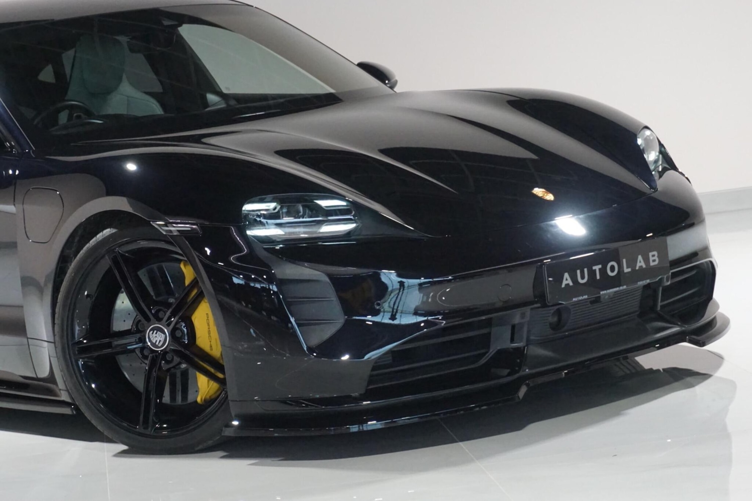 Used Porsche Taycan 2020 for sale - 77559505: Photo 41