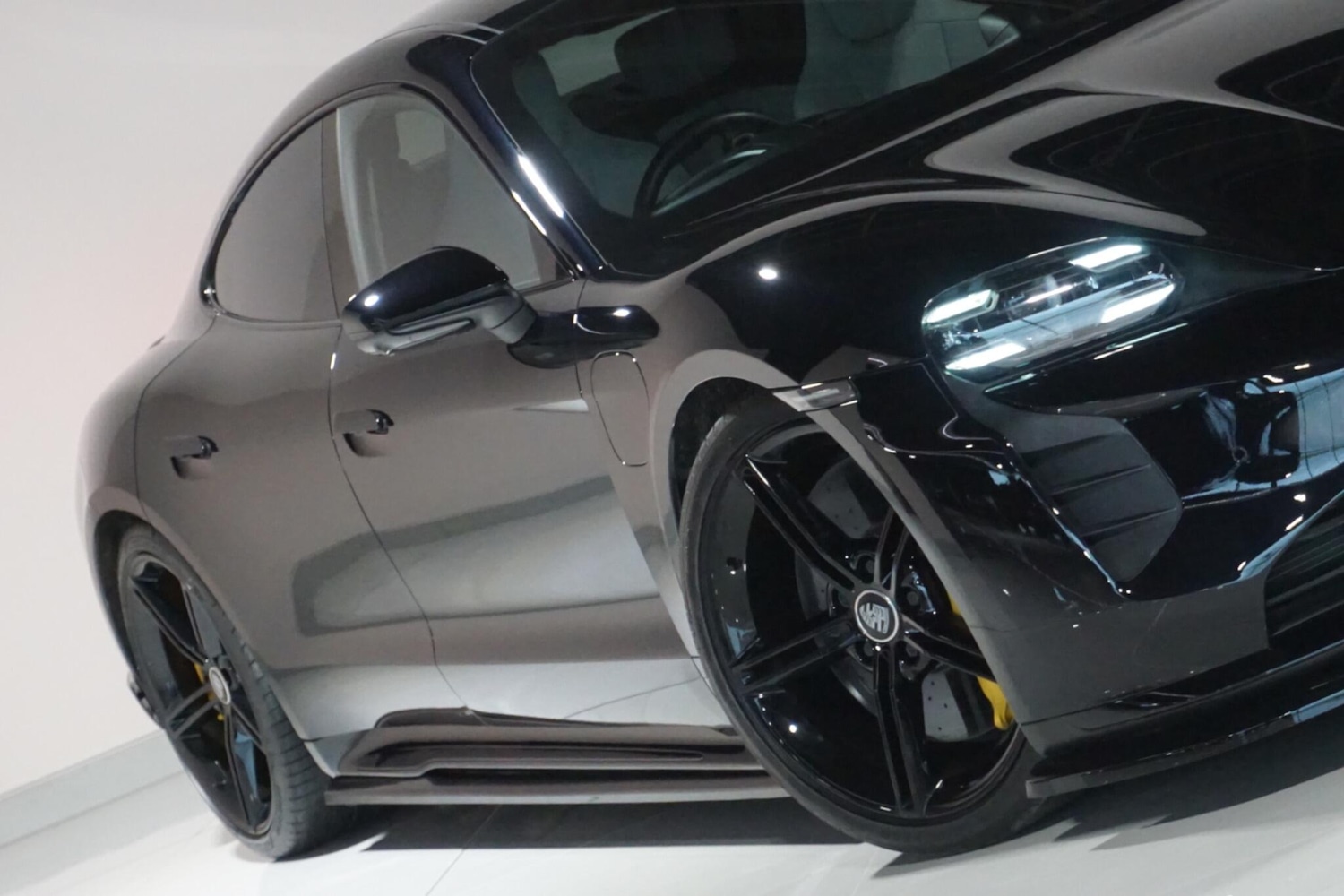 Used Porsche Taycan 2020 for sale - 77559505: Photo 43