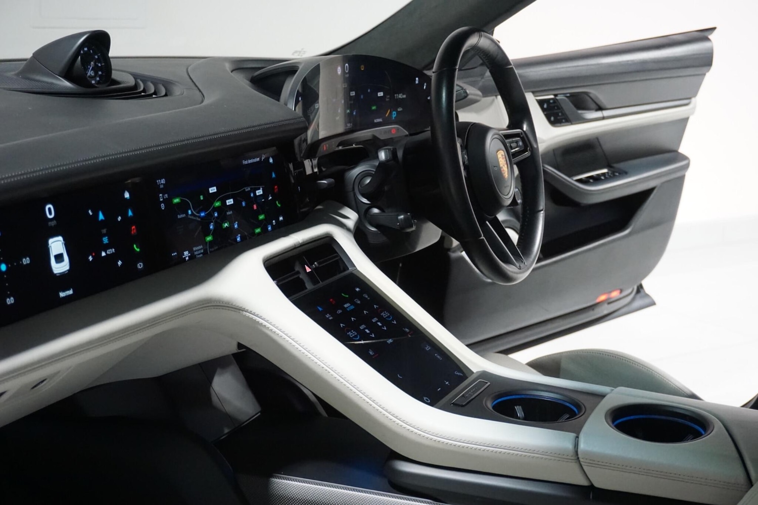 Used Porsche Taycan 2020 for sale - 77559505: Photo 59