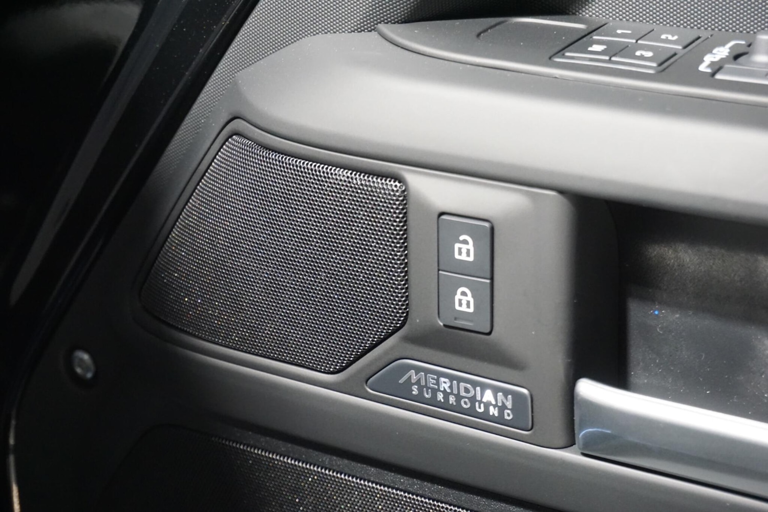 Used Land Rover Defender 110 for sale - 76913162: Photo 21