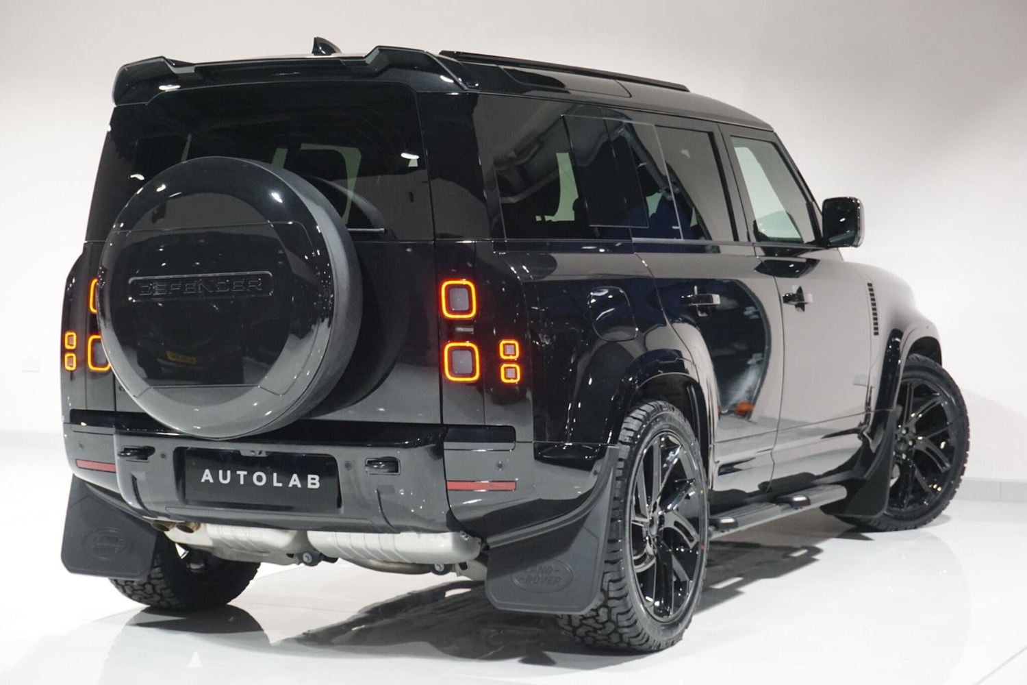 Used Land Rover Defender 110 for sale - 76913162: Photo 23