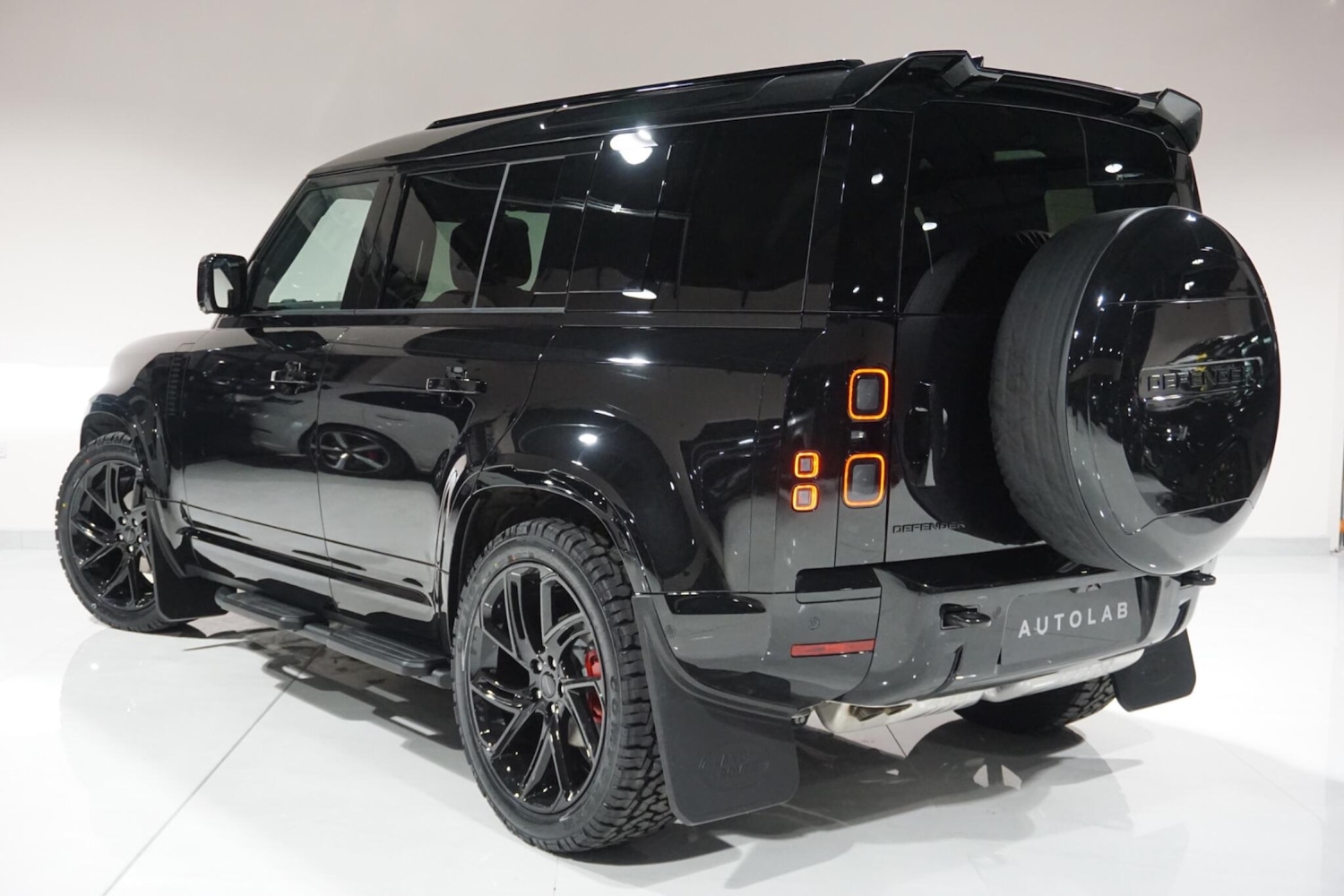 Used Land Rover Defender 110 for sale - 76913162: Photo 27