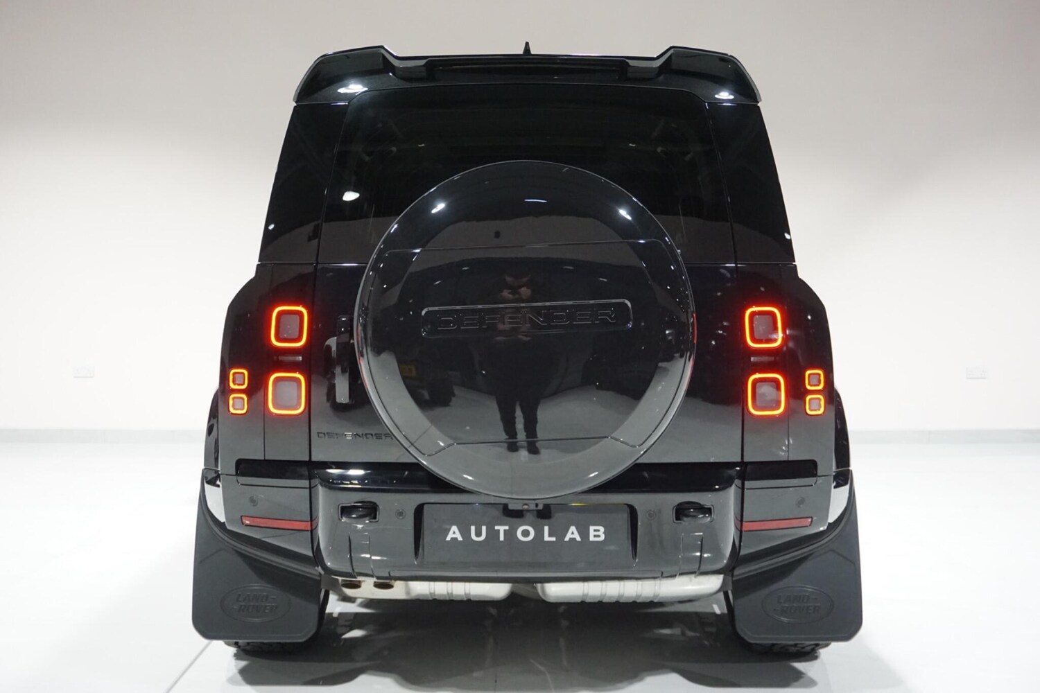 Used Land Rover Defender 110 for sale - 76913162: Photo 28