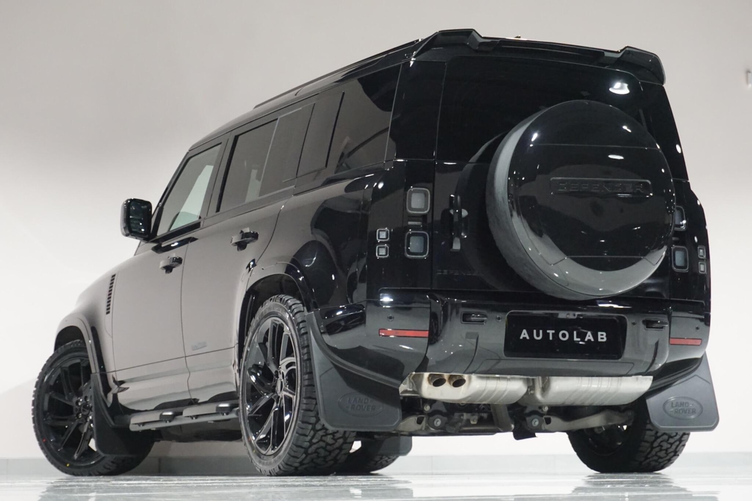 Used Land Rover Defender 110 for sale - 76913162: Photo 31