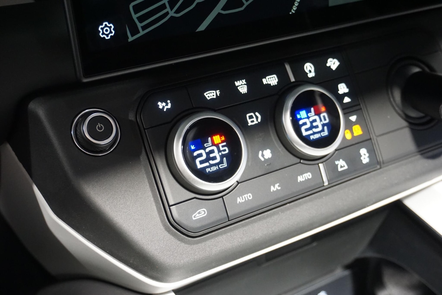 Used Land Rover Defender 110 for sale - 76913162: Photo 64