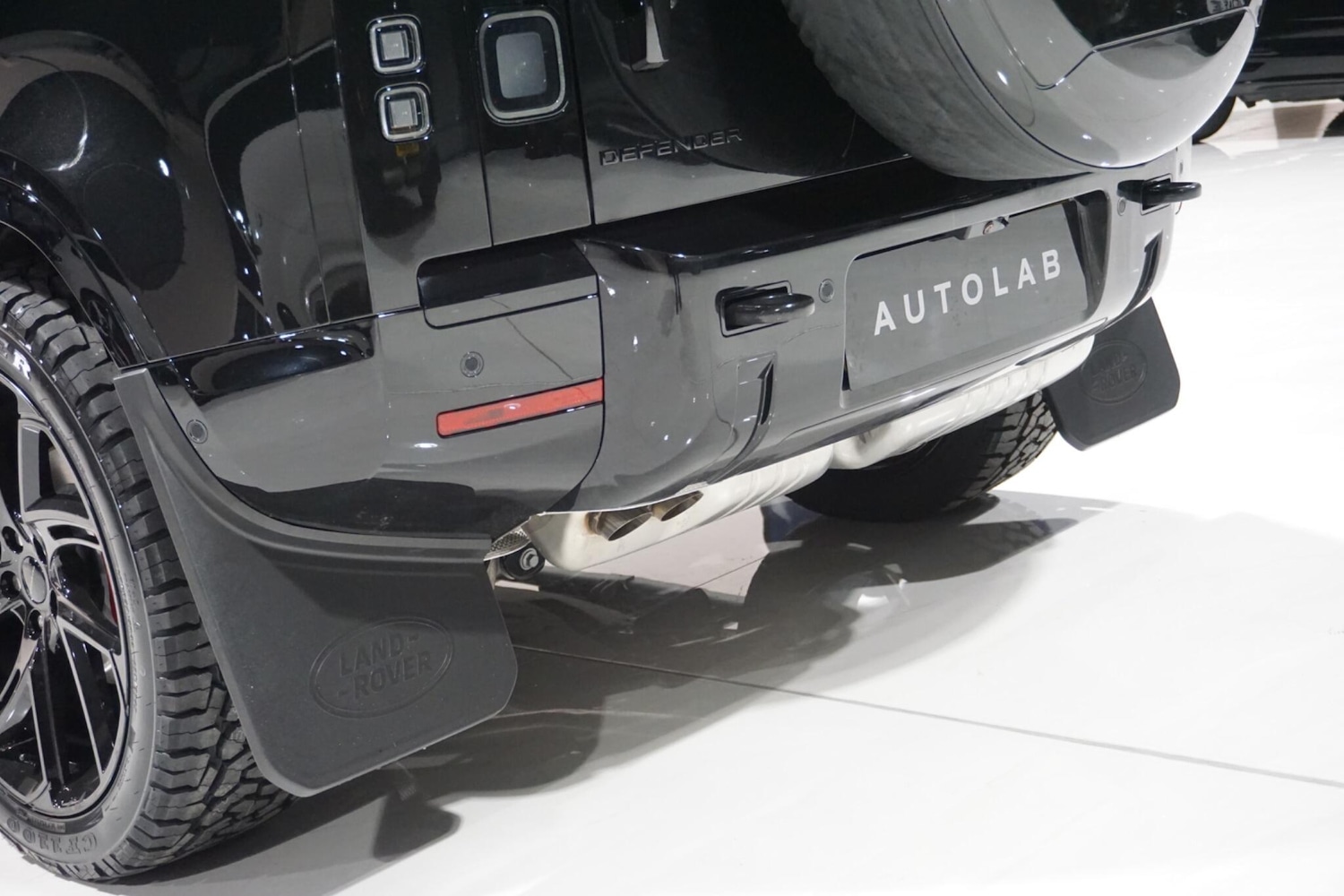 Used Land Rover Defender 110 for sale - 76913162: Photo 70