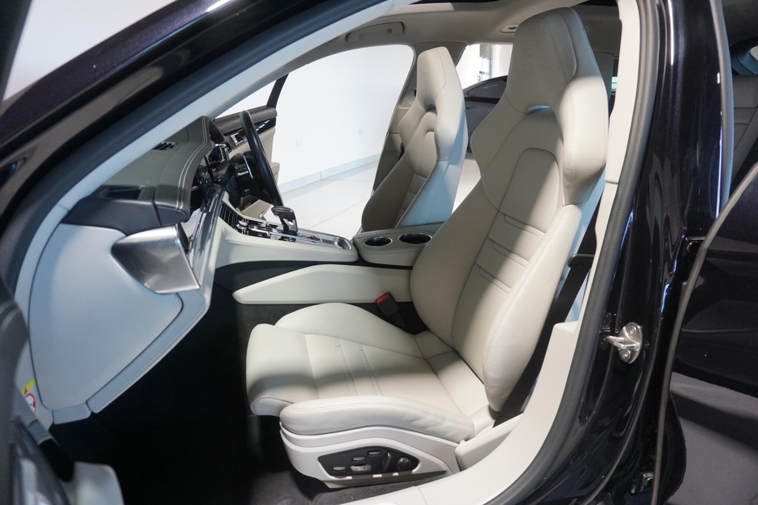 Used Porsche Panamera 2022 for sale - 77939710: Photo 52