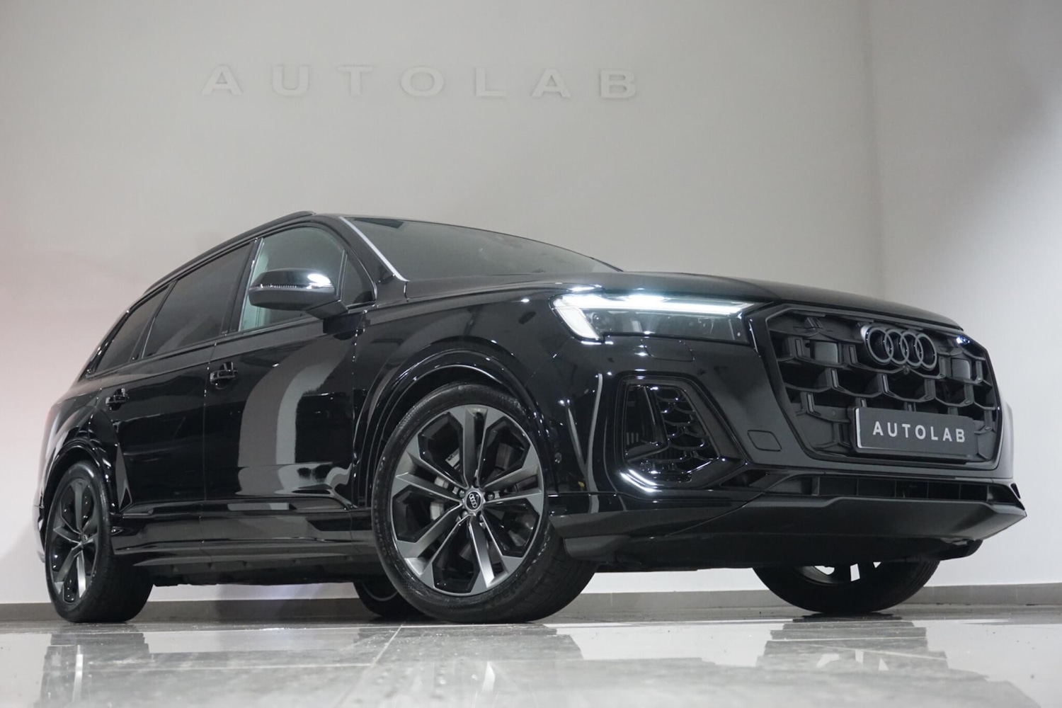 Used Audi Q7 2025 for sale - 77958011: Photo 33