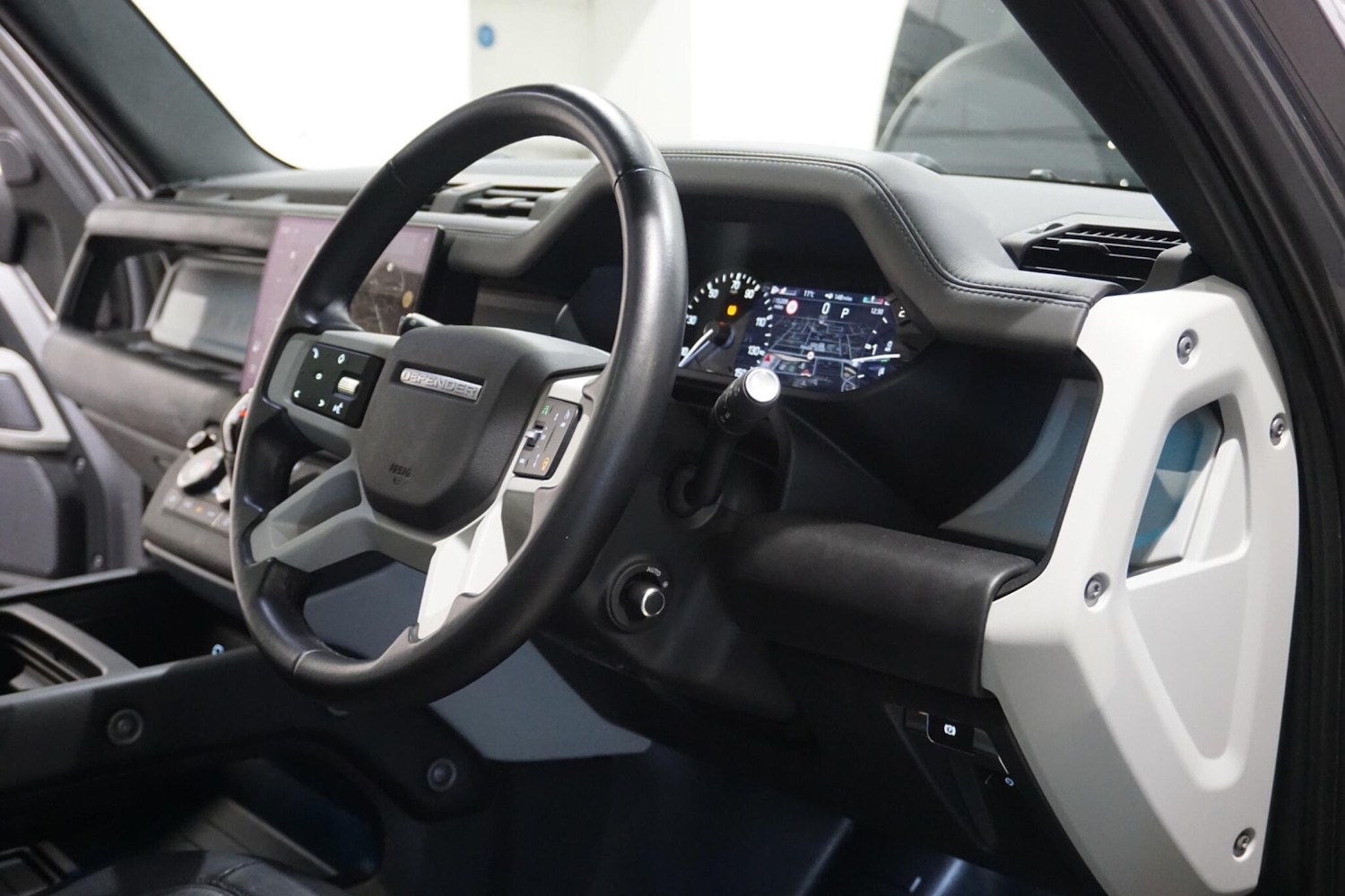 Used Land Rover Defender 110 for sale - 77053999: Photo 15