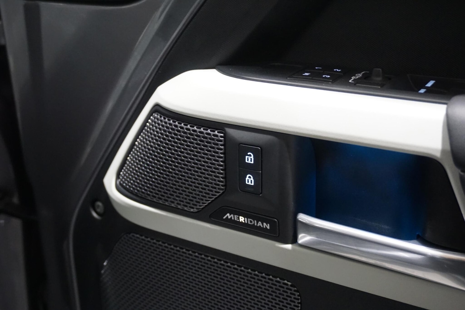 Used Land Rover Defender 110 for sale - 77053999: Photo 21