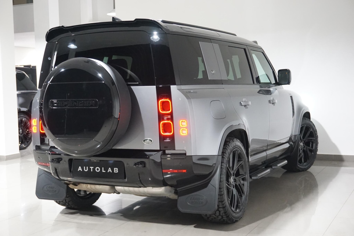 Used Land Rover Defender 110 for sale - 77053999: Photo 23