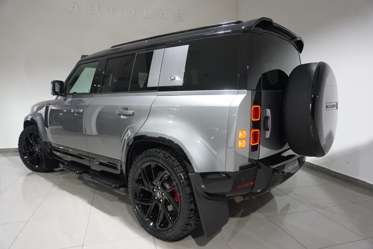 Used Land Rover Defender 110 for sale - 77053999: Photo 27