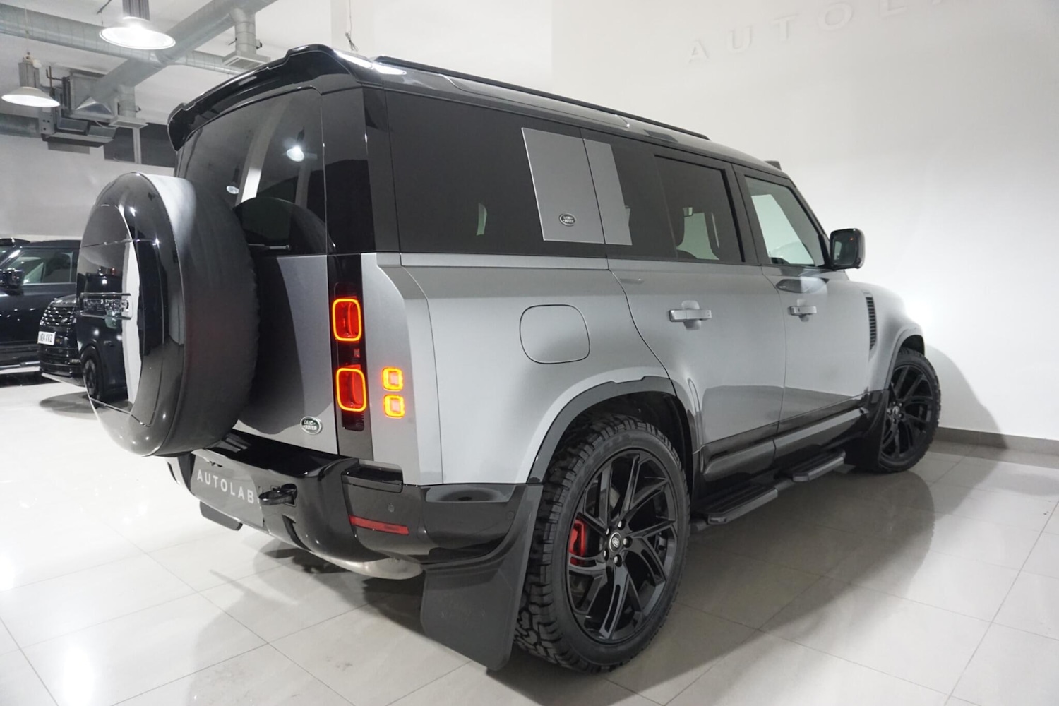 Used Land Rover Defender 110 for sale - 77053999: Photo 29