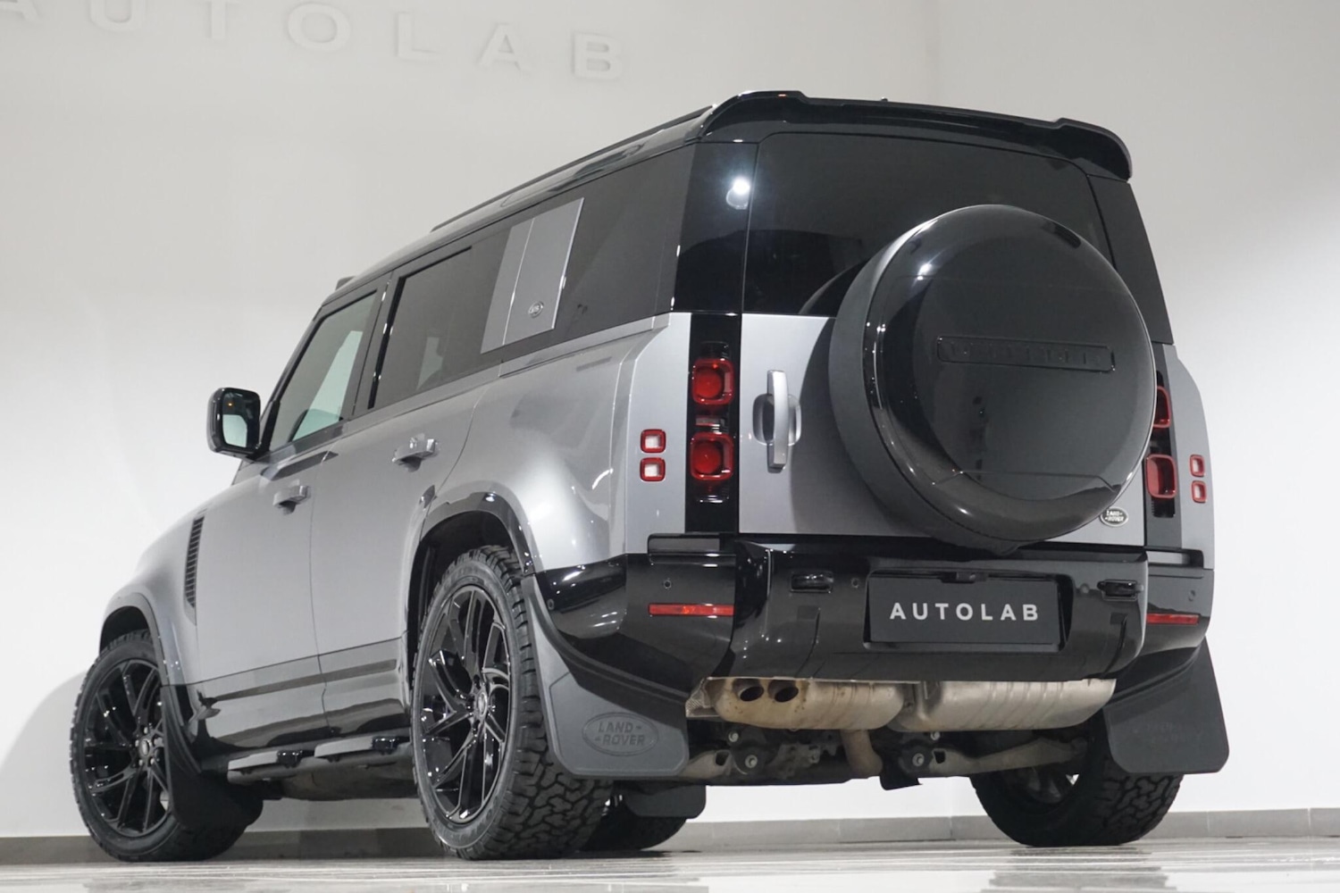 Used Land Rover Defender 110 for sale - 77053999: Photo 31