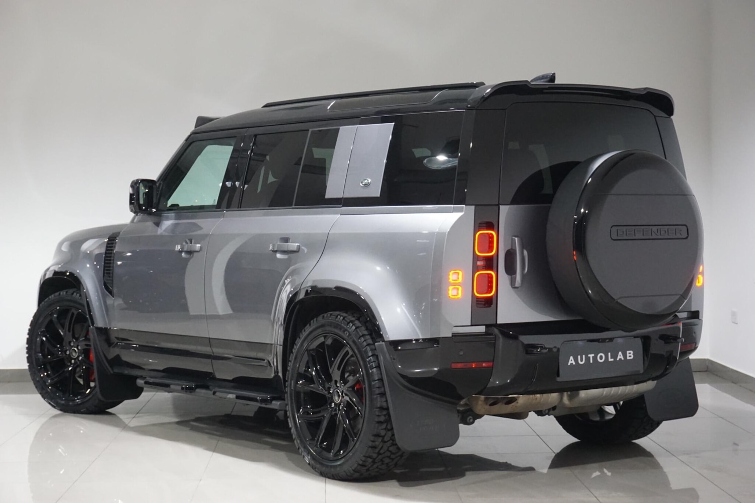 Used Land Rover Defender 110 for sale - 77053999: Photo 40