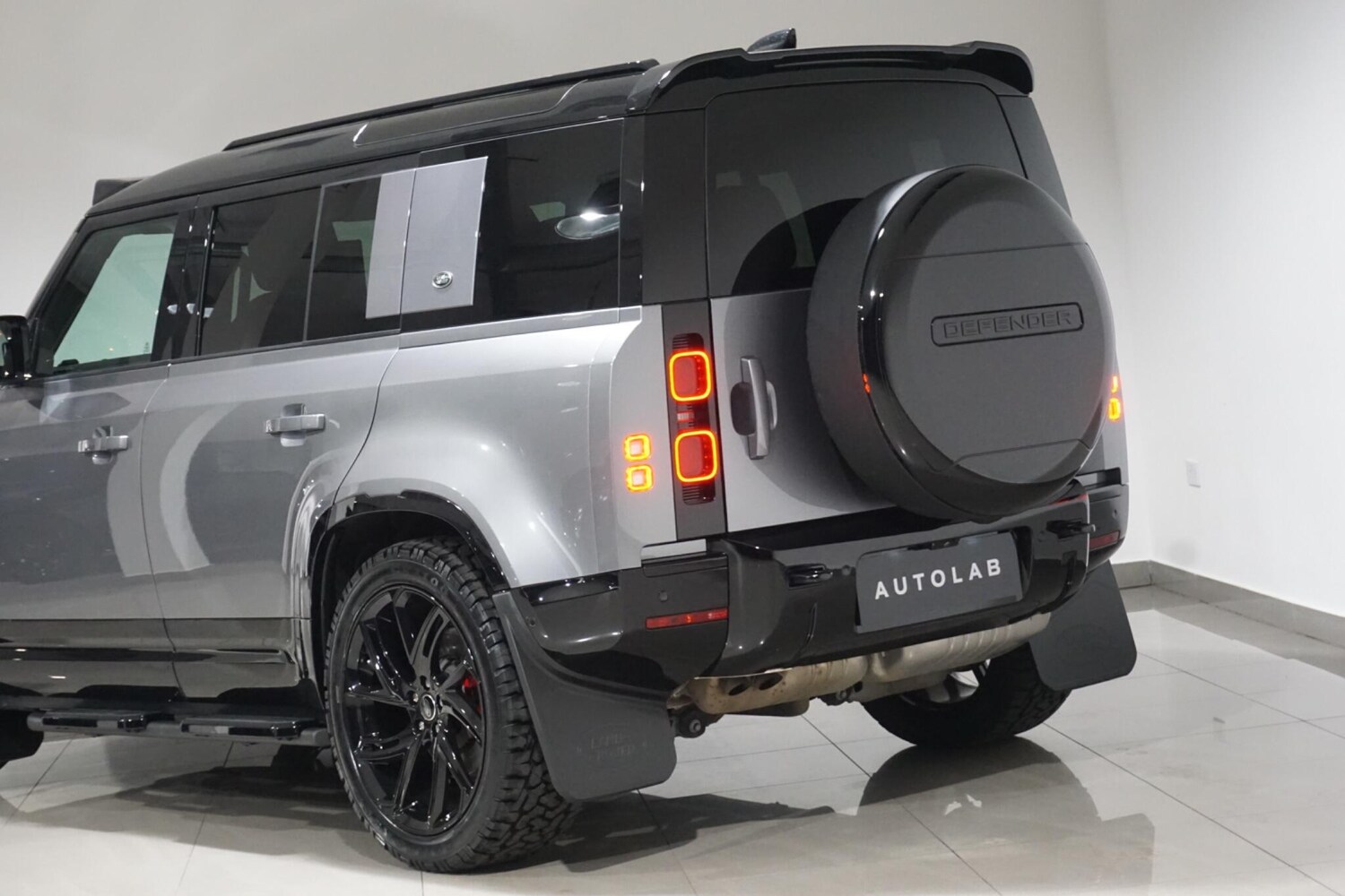 Used Land Rover Defender 110 for sale - 77053999: Photo 42