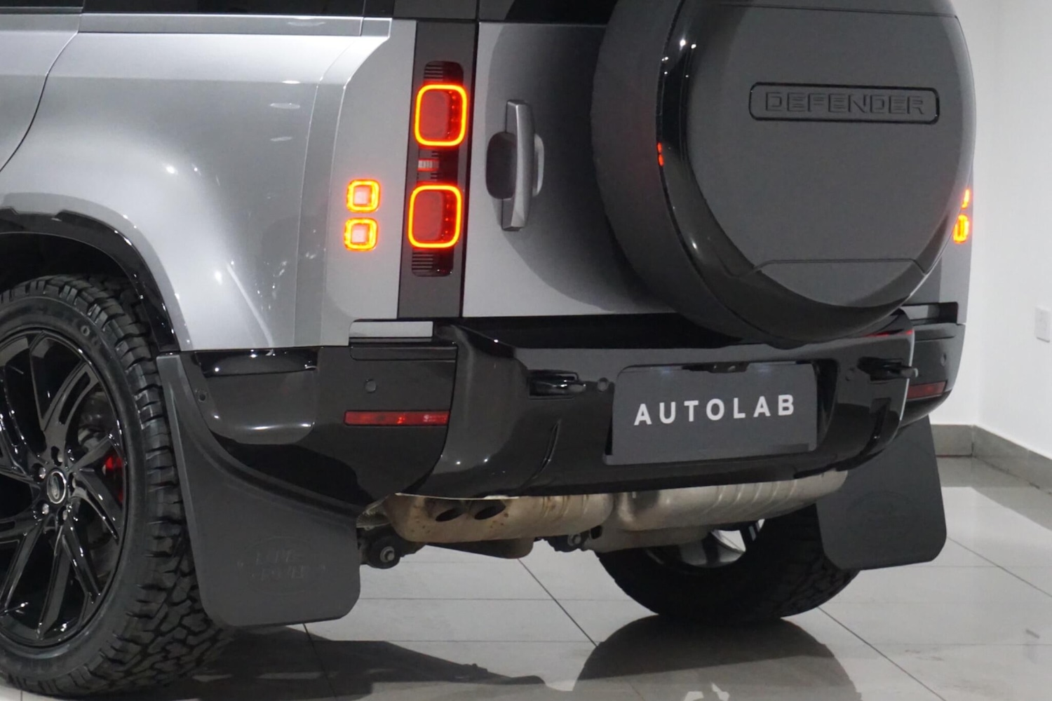 Used Land Rover Defender 110 for sale - 77053999: Photo 46