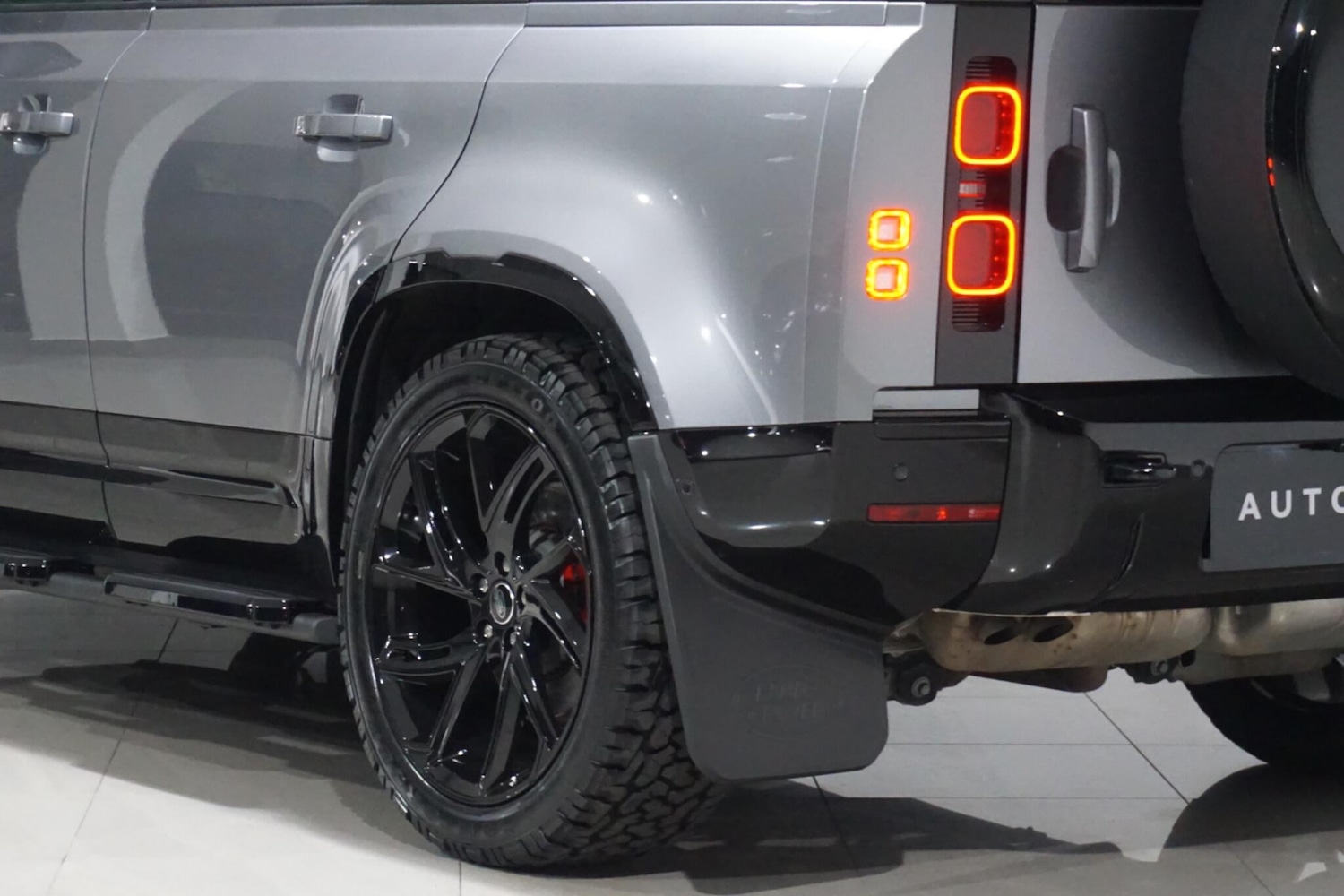 Used Land Rover Defender 110 for sale - 77053999: Photo 48