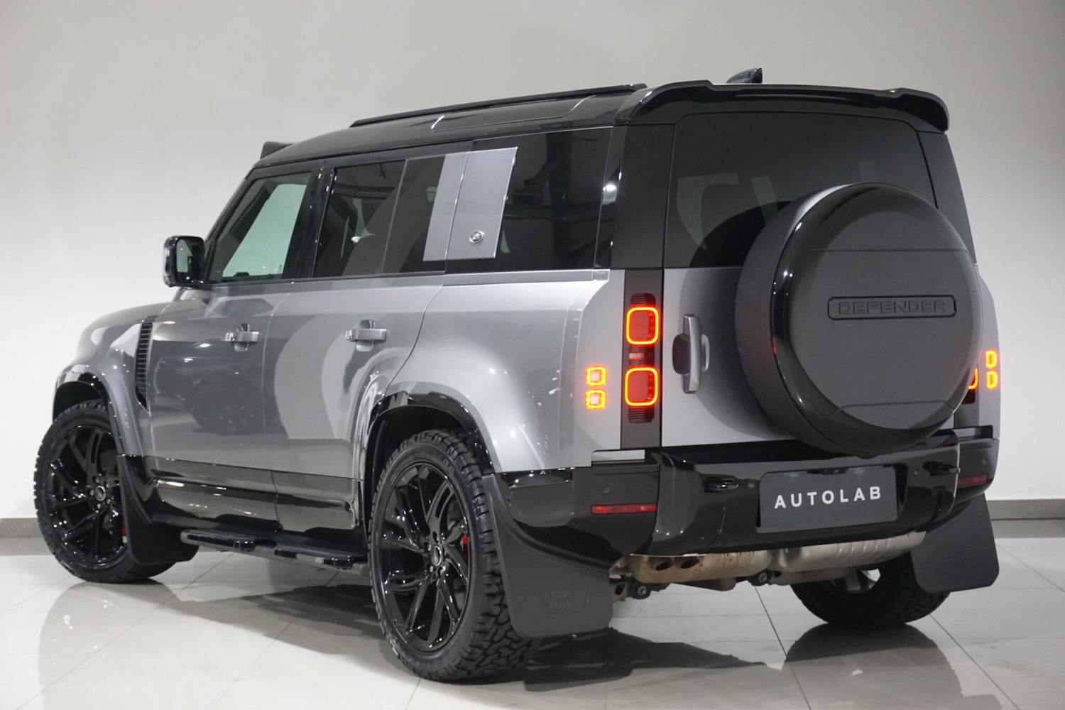 Used Land Rover Defender 110 for sale - 77053999: Photo 6